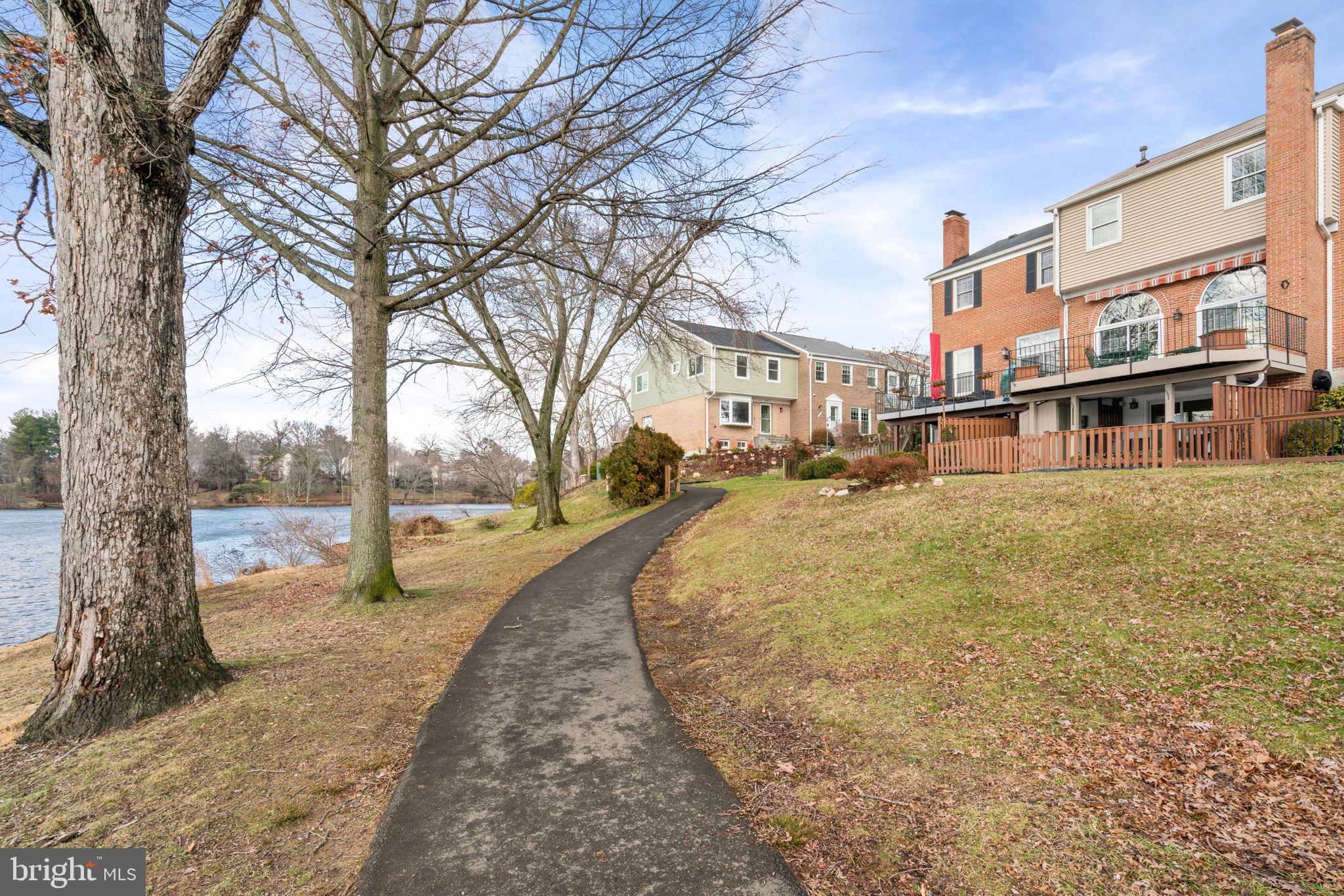 LAKE BRADDOCK - Residential