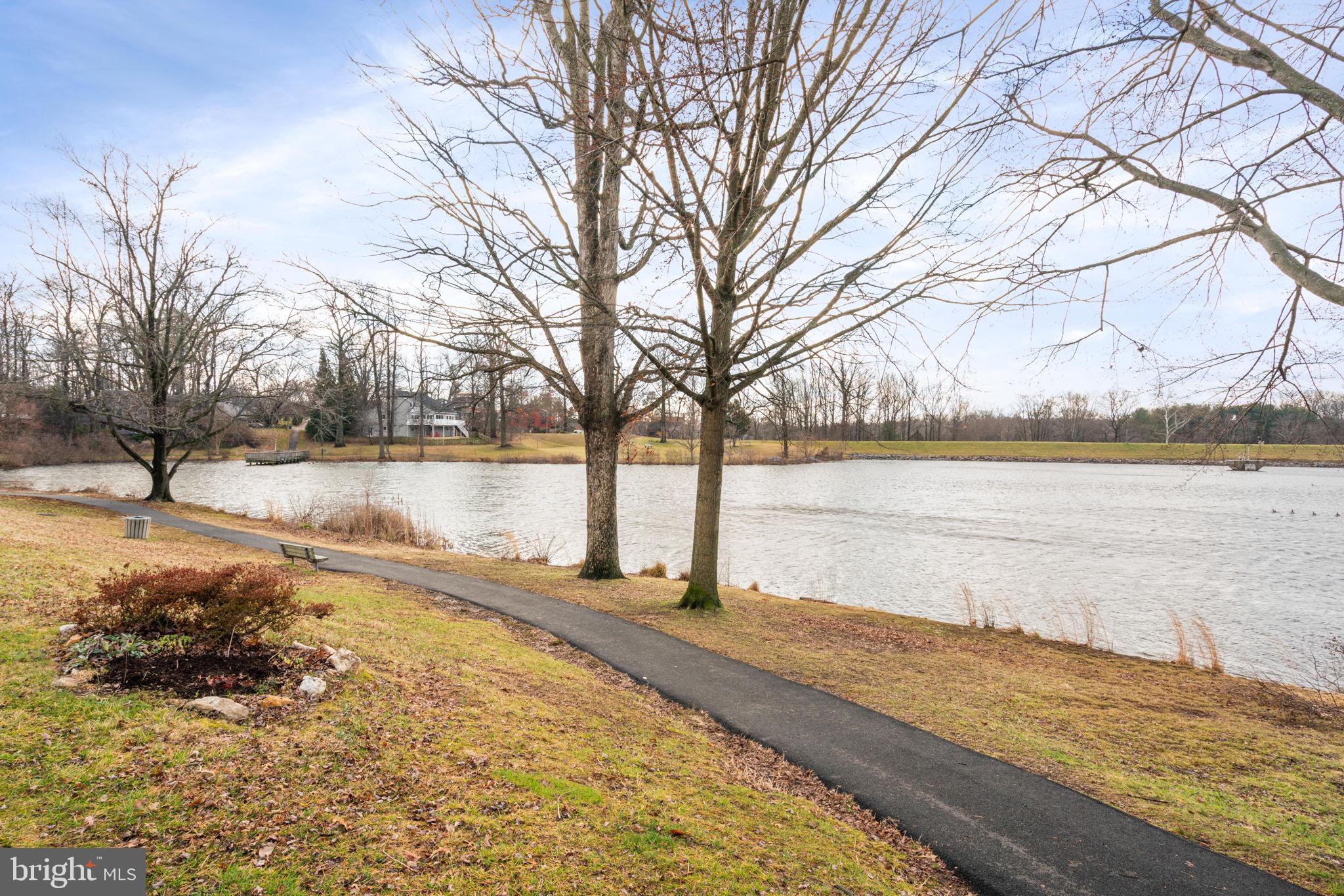LAKE BRADDOCK - Residential