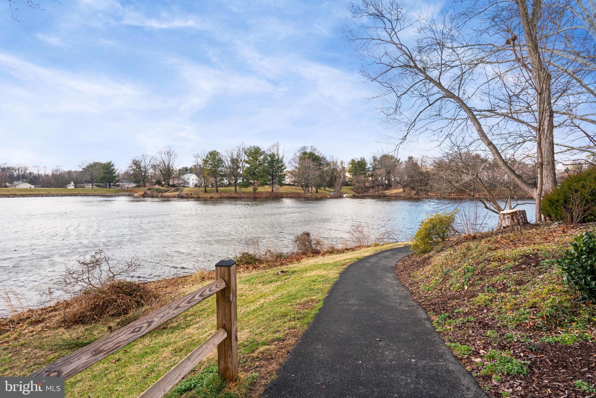 LAKE BRADDOCK - Residential