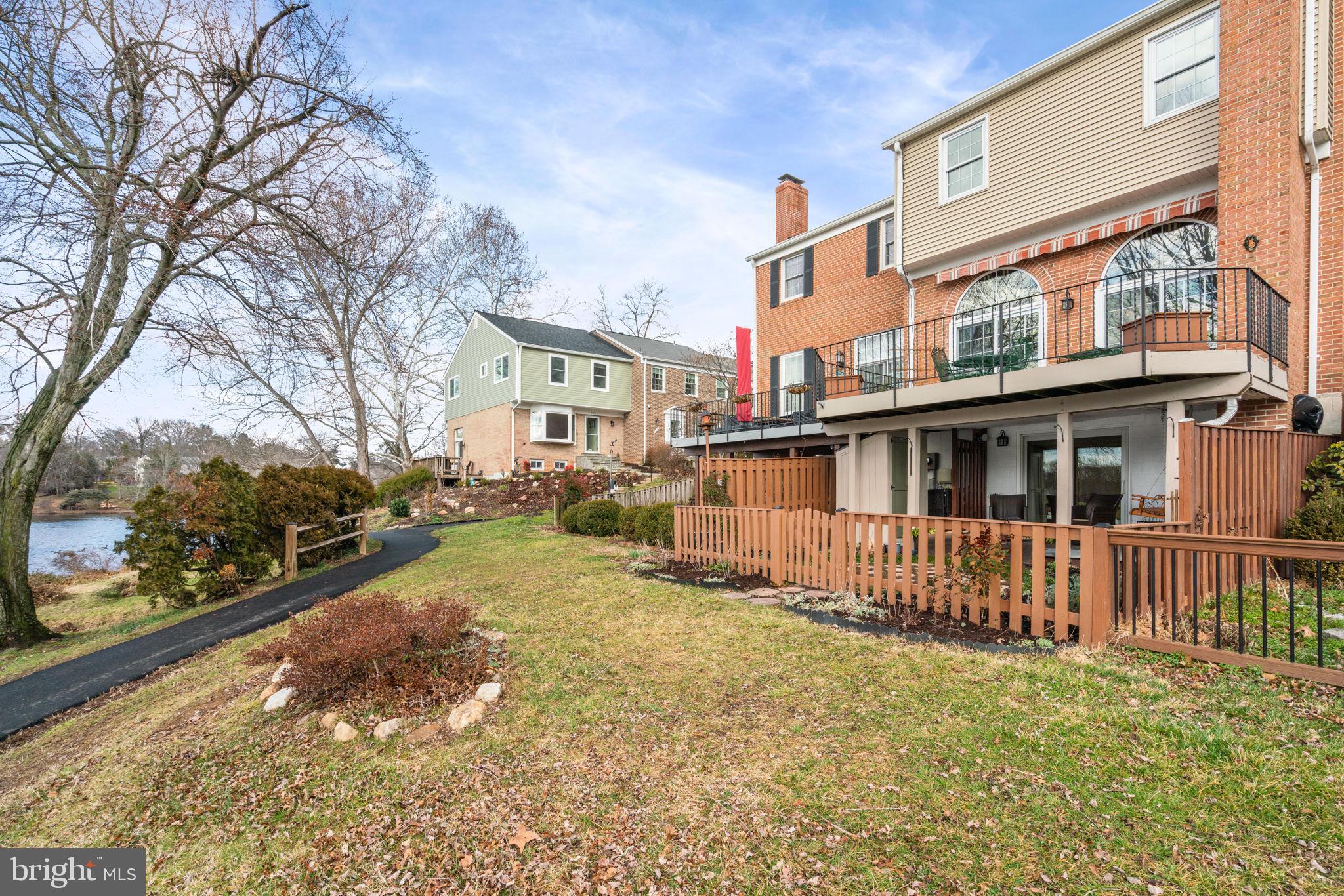 LAKE BRADDOCK - Residential