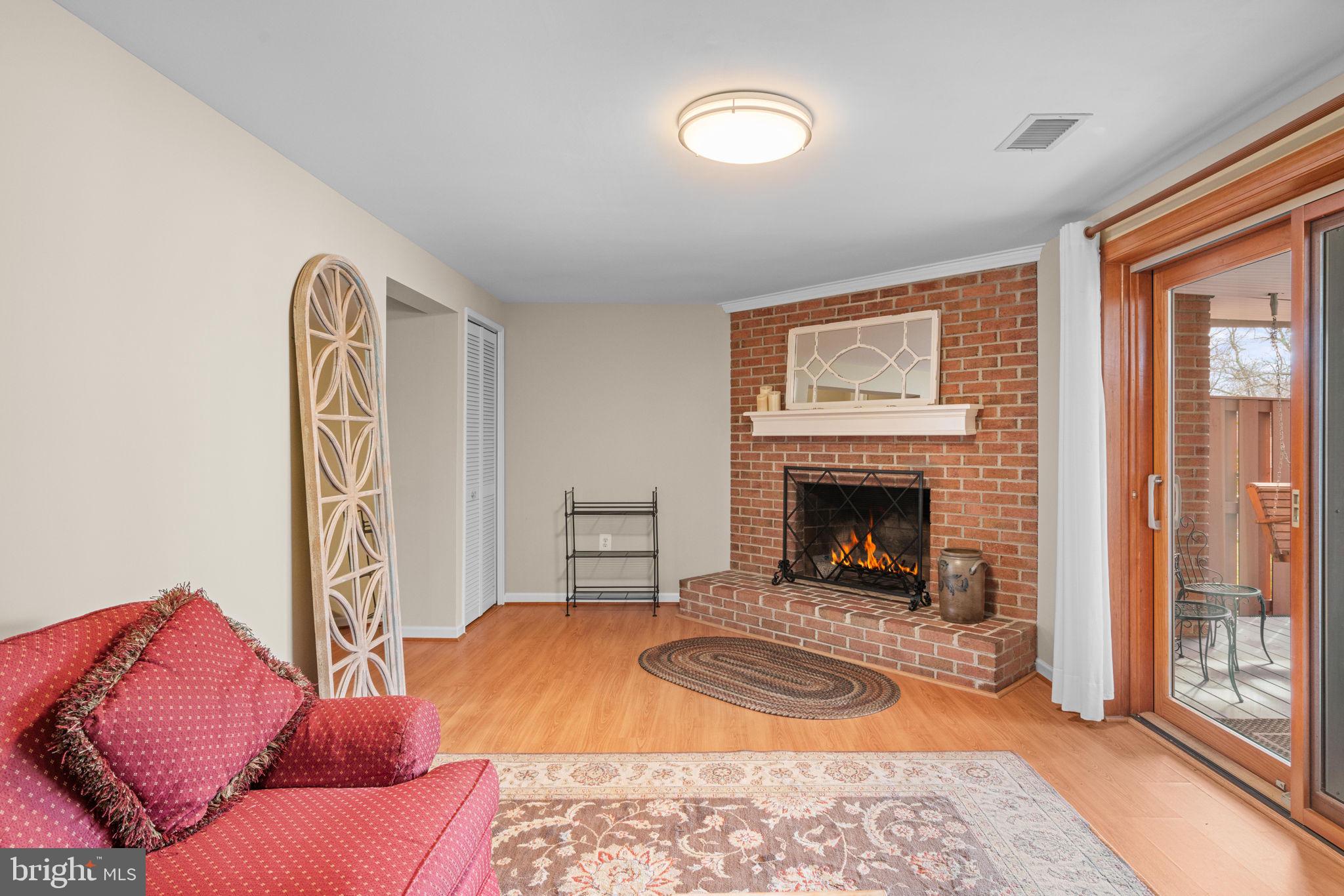 LAKE BRADDOCK - Residential