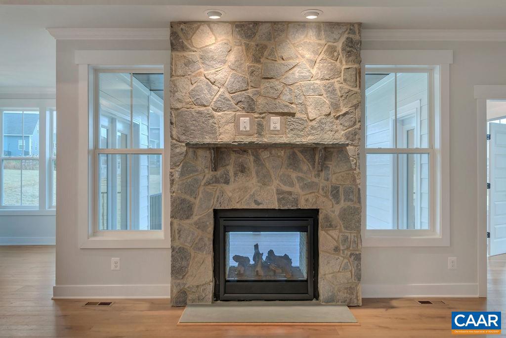 SPRING CREEK - Residential