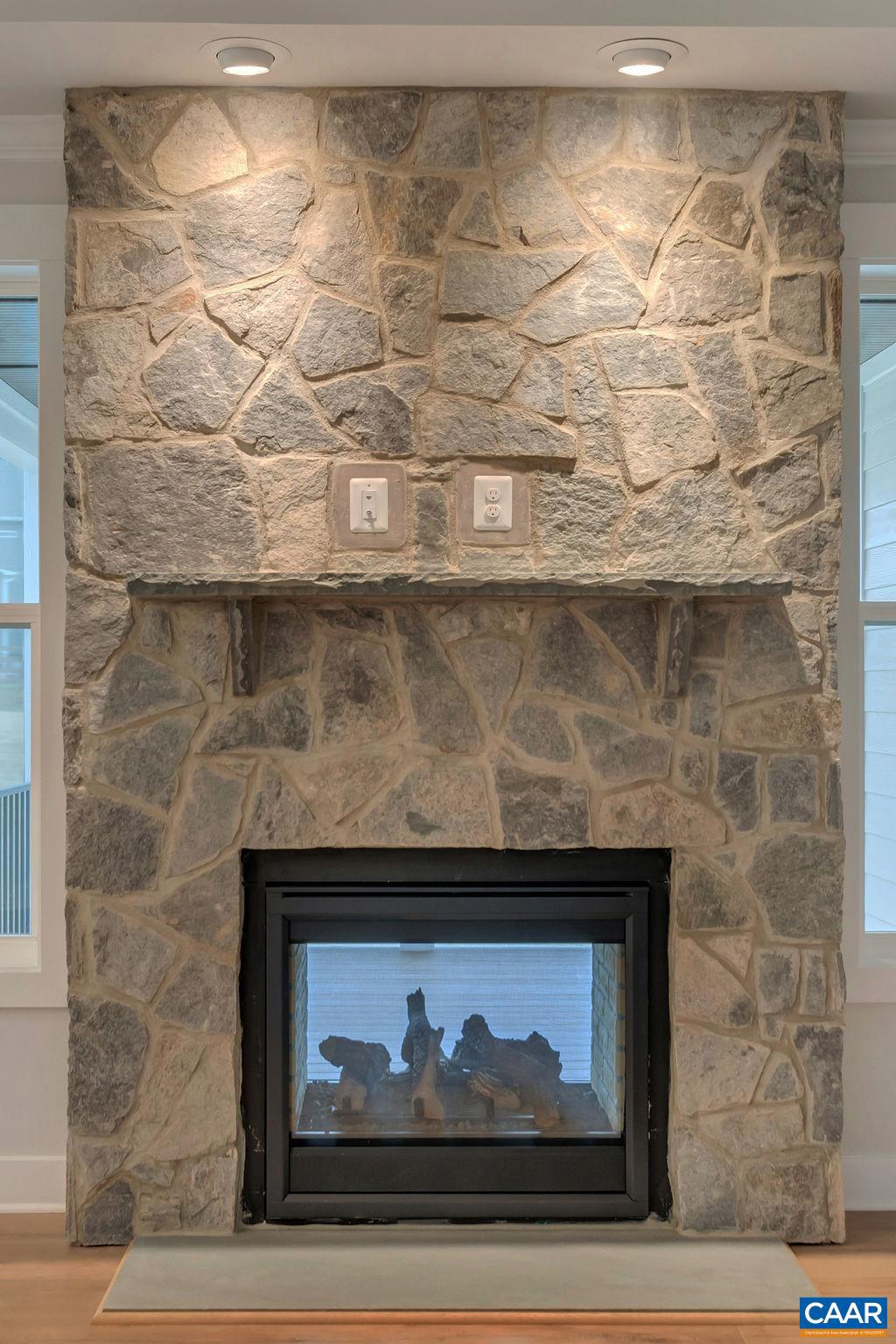 SPRING CREEK - Residential