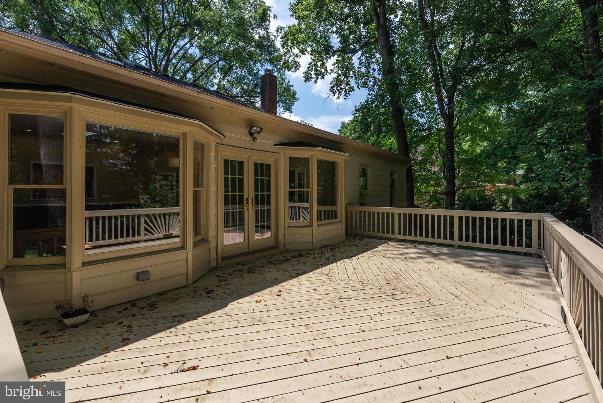 LANGLEY OAKS - Residential Lease