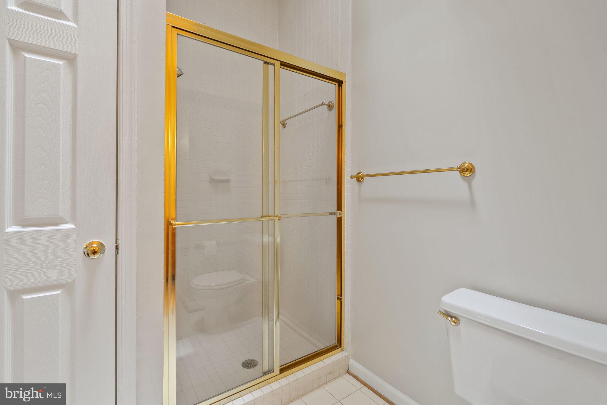 LANGLEY OAKS - Residential Lease