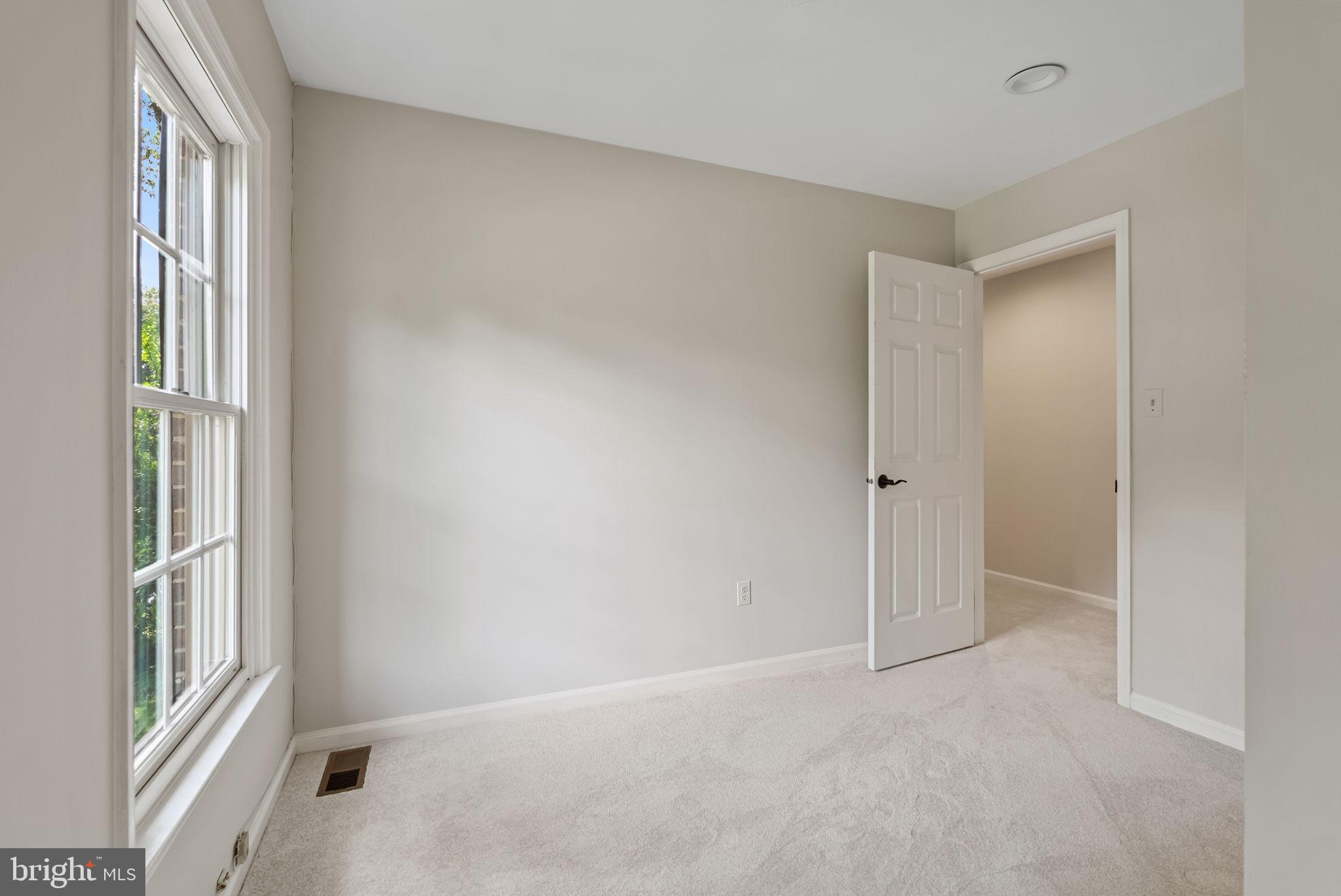 LANGLEY OAKS - Residential Lease