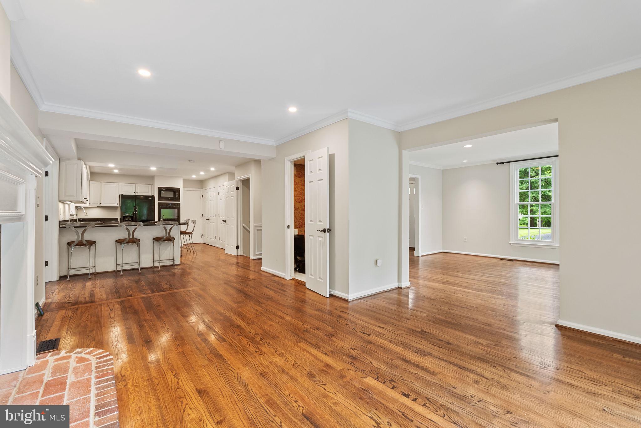 LANGLEY OAKS - Residential Lease