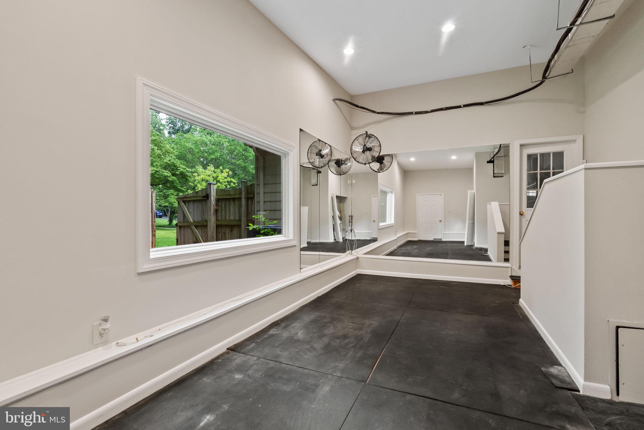 LANGLEY OAKS - Residential Lease