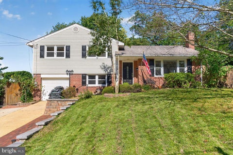 Photo of 6012 Loretto Street, SPRINGFIELD, VA 22150 (MLS # VAFX2343494)