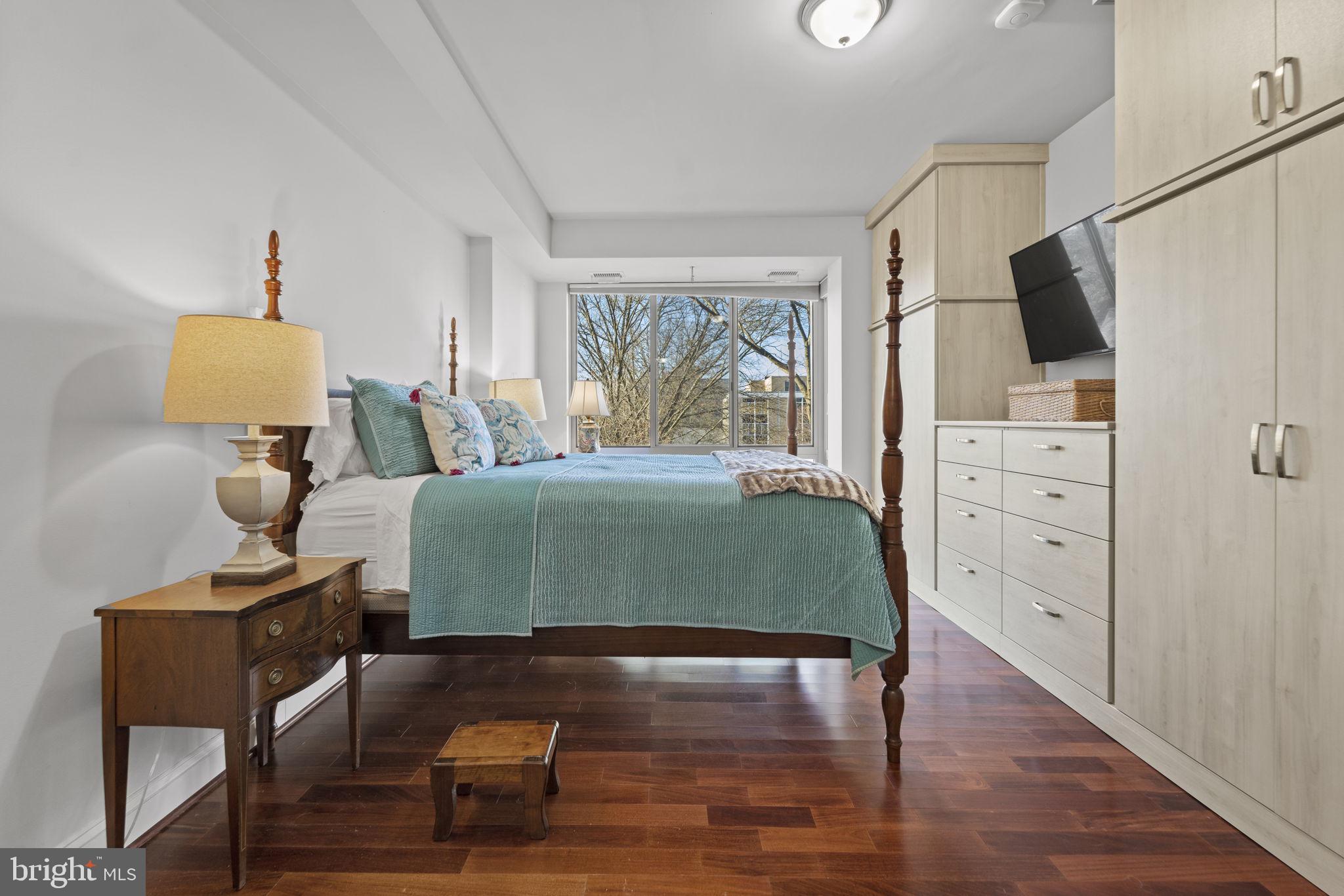 BYRON CONDOMINIUM - Residential