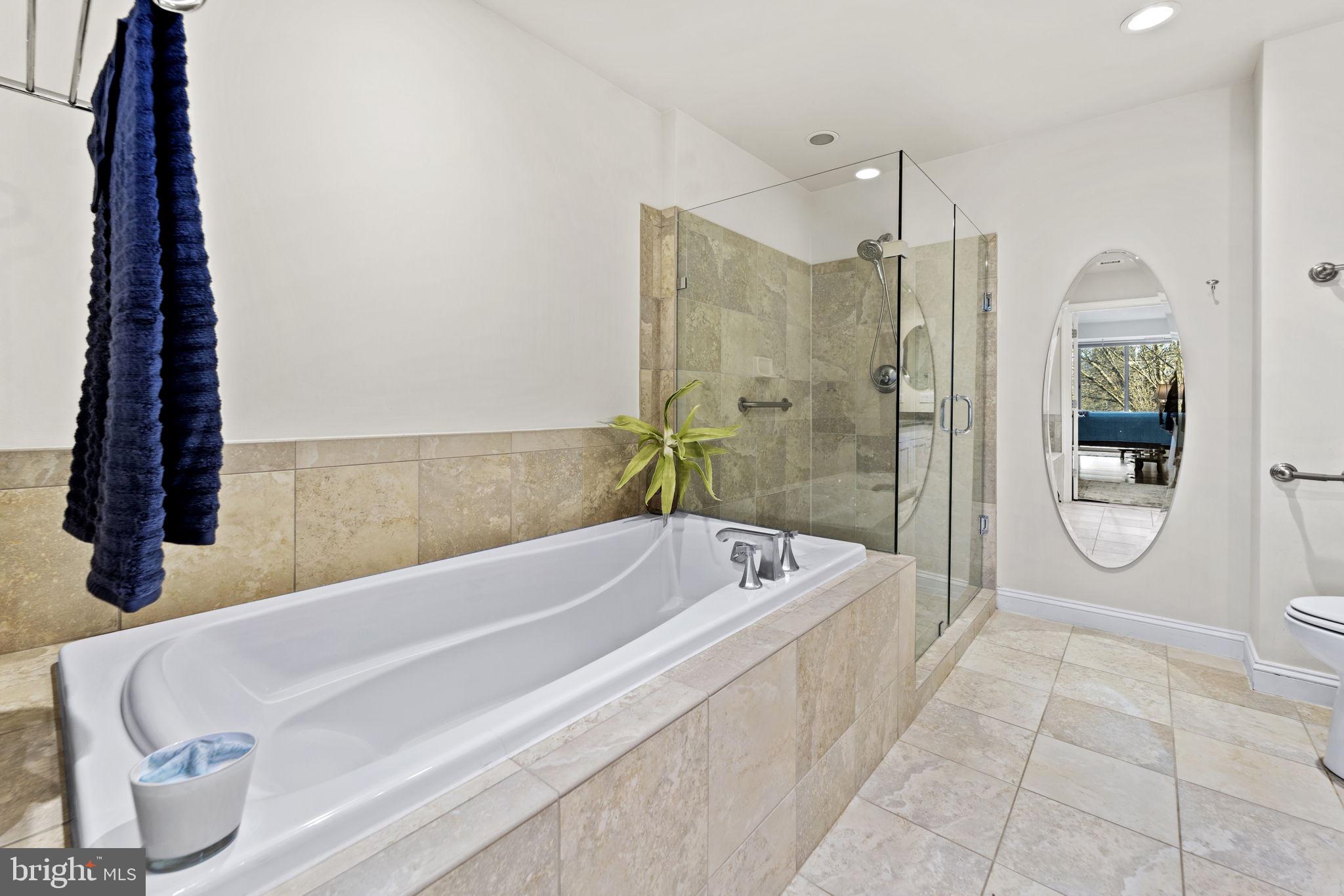 BYRON CONDOMINIUM - Residential