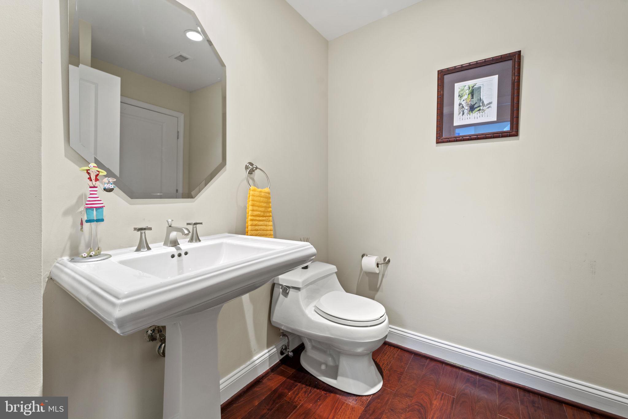 BYRON CONDOMINIUM - Residential