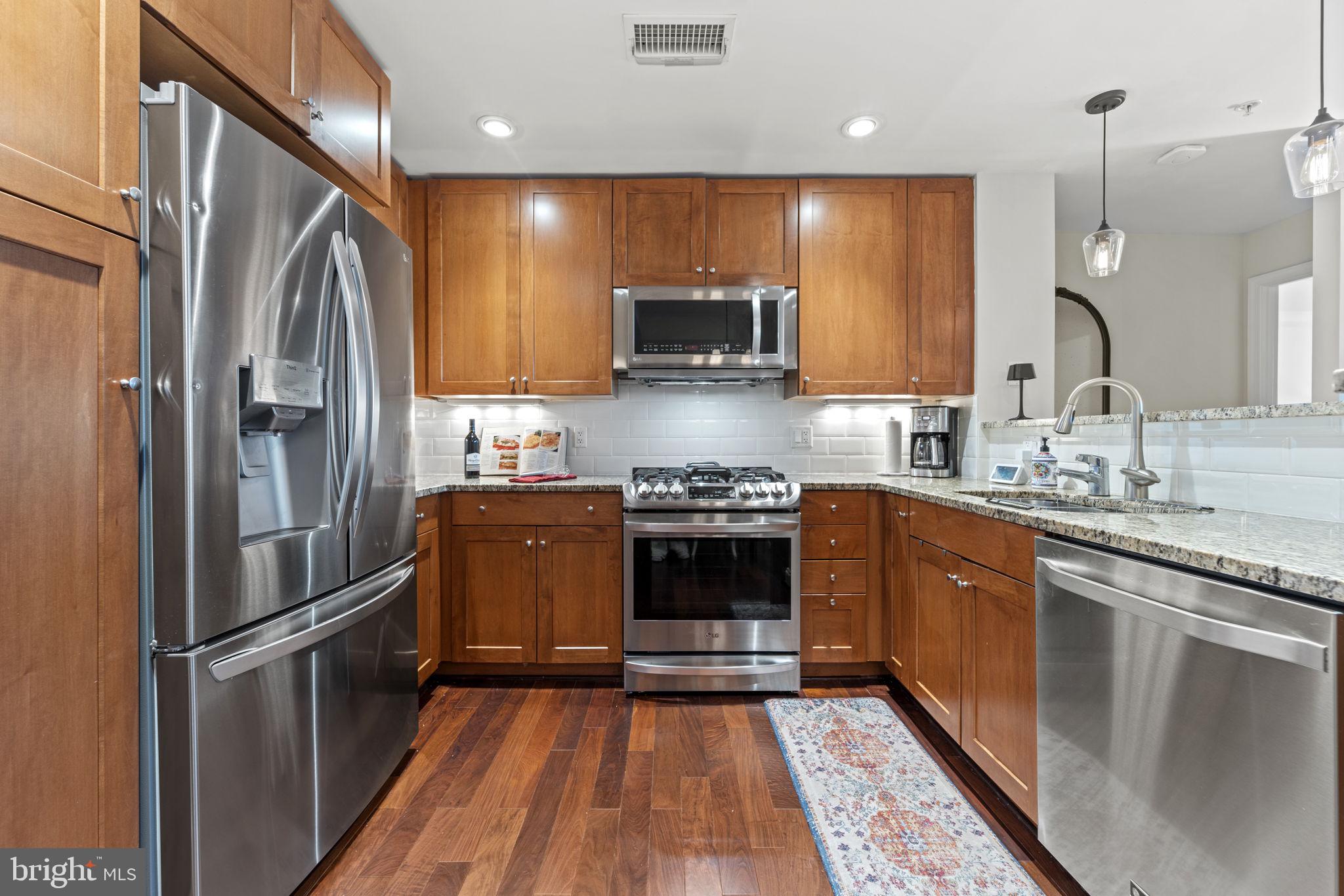 BYRON CONDOMINIUM - Residential