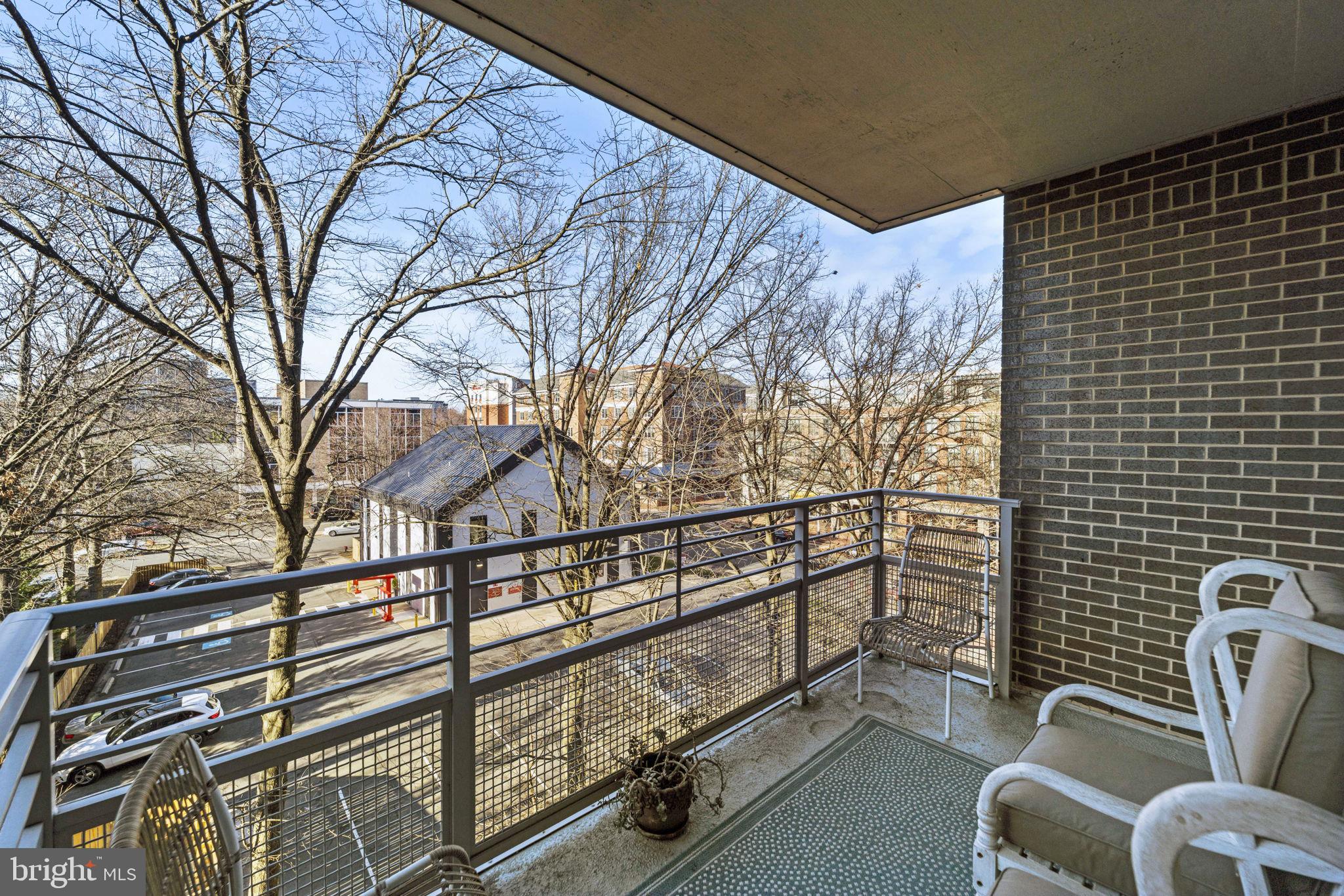BYRON CONDOMINIUM - Residential