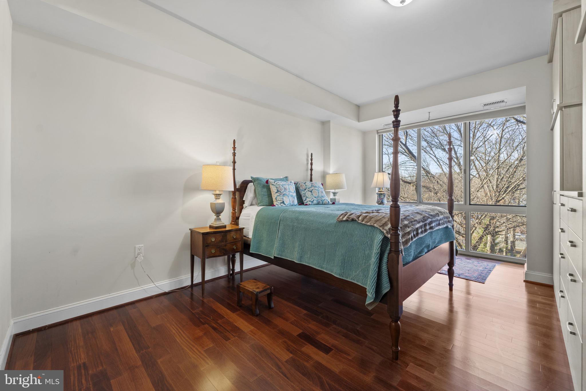 BYRON CONDOMINIUM - Residential