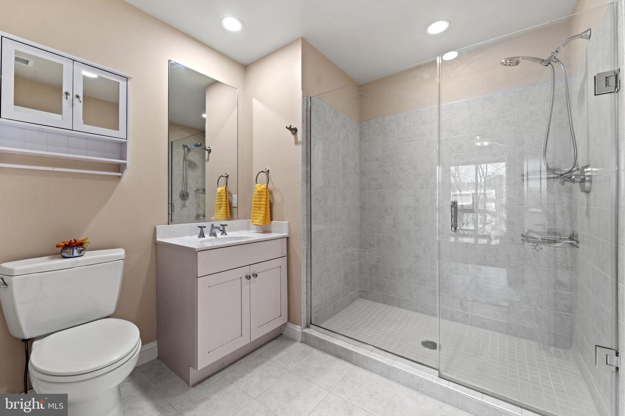 BYRON CONDOMINIUM - Residential