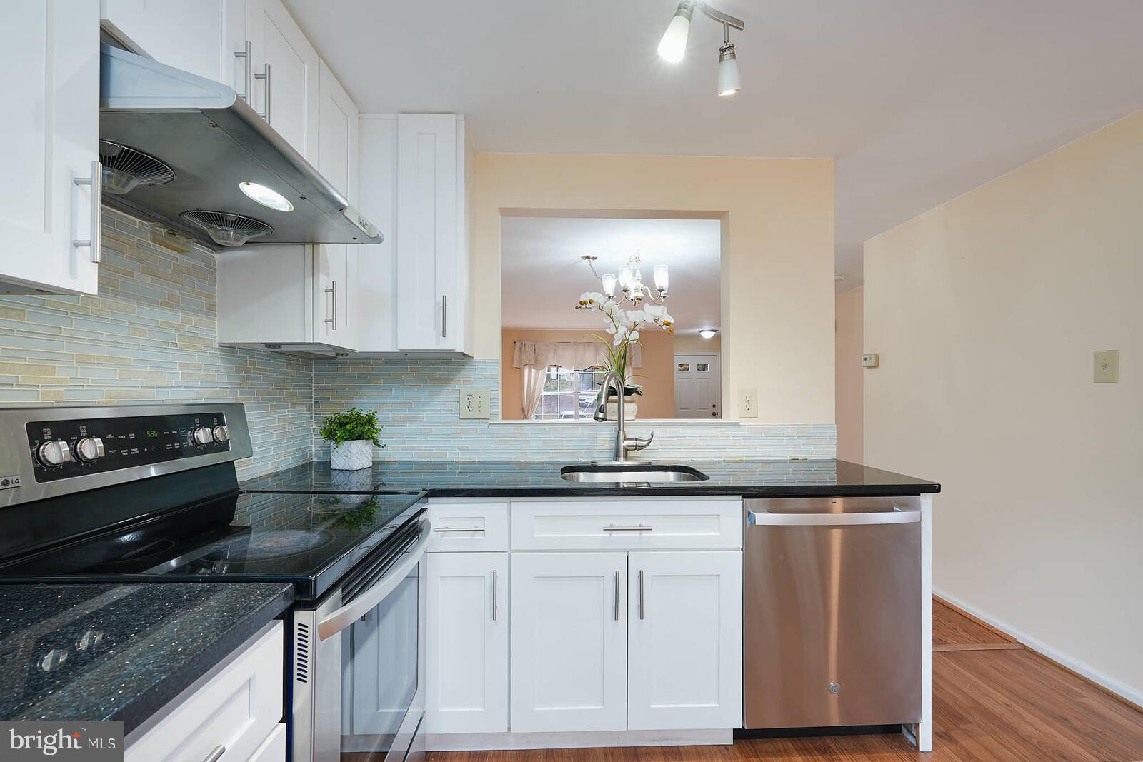 GUNNERS LAKE VILLAGE - Residential