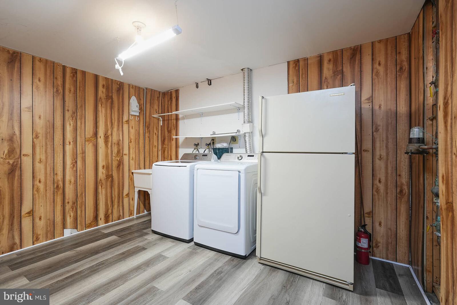 GUNNERS LAKE VILLAGE - Residential