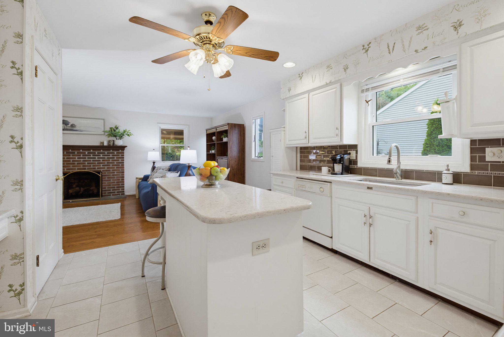 2584 WOODVIEW DRIVE