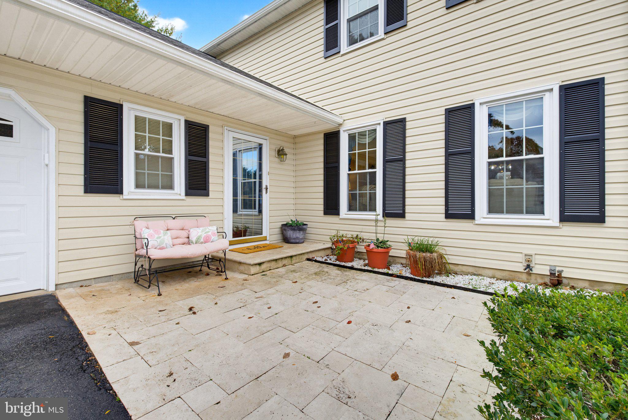 2584 WOODVIEW DRIVE