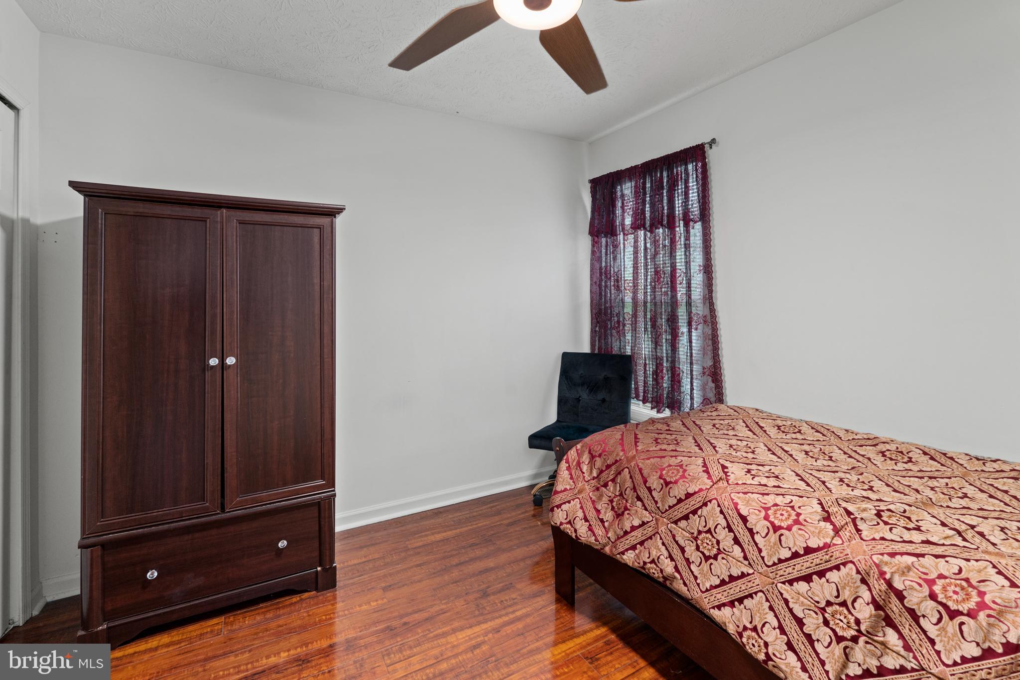 WILLIAMS KNOLL - Residential Lease