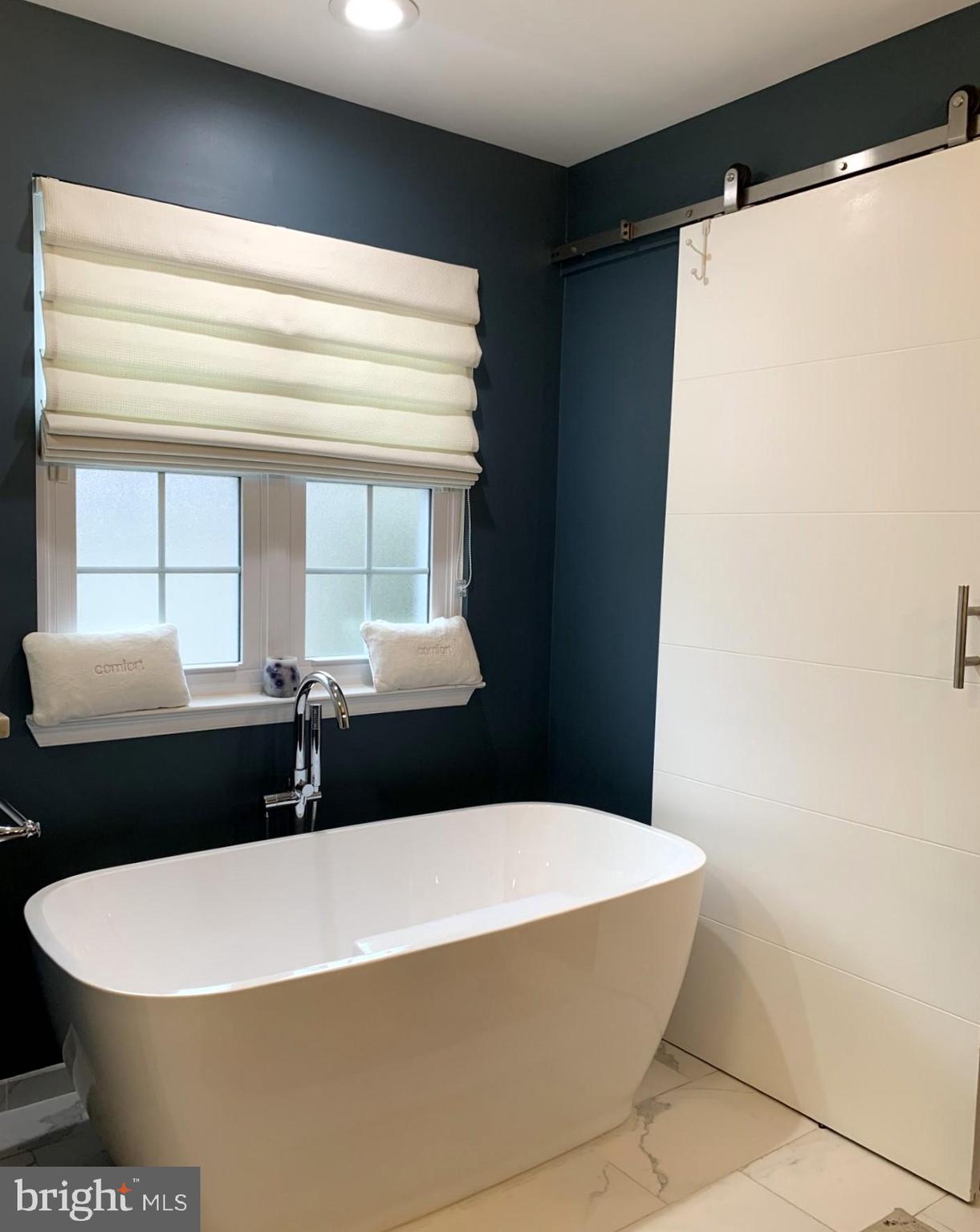 ROLLING MEADOWS - Residential