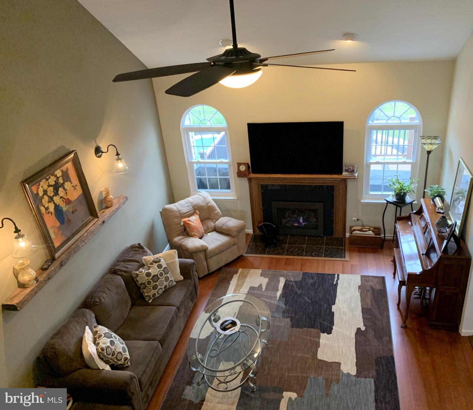 ROLLING MEADOWS - Residential