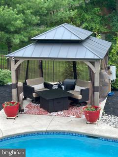 ROLLING MEADOWS - Residential