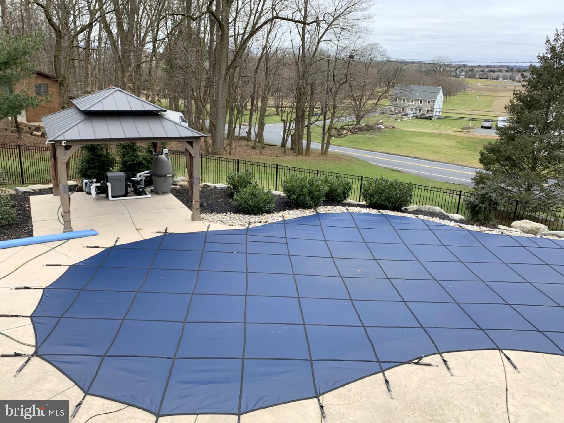 ROLLING MEADOWS - Residential