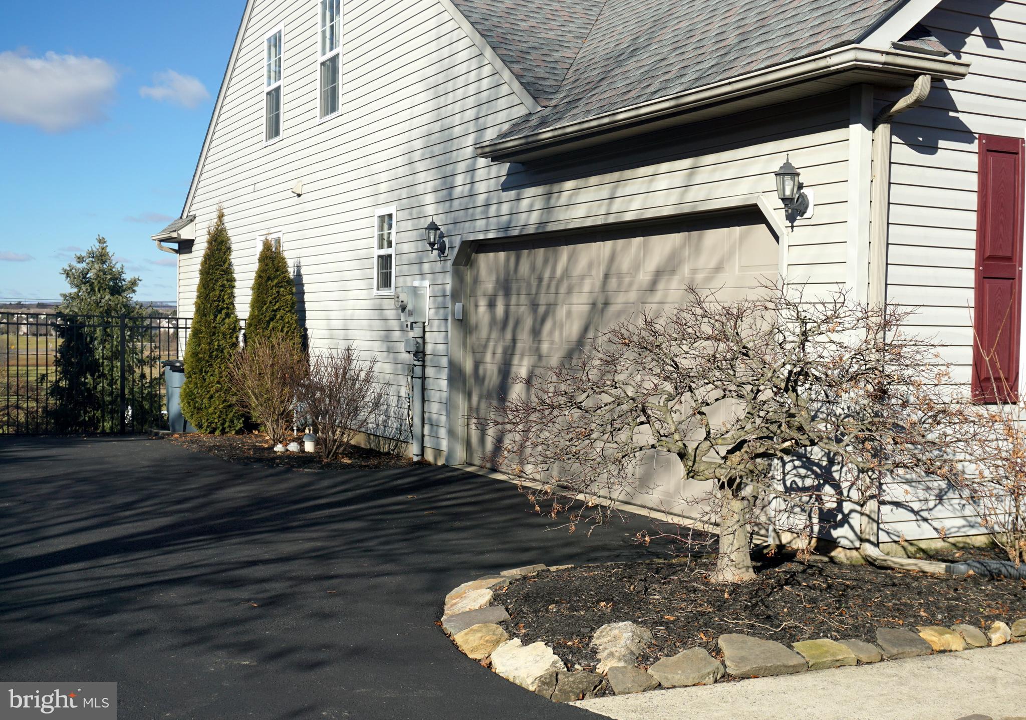 ROLLING MEADOWS - Residential
