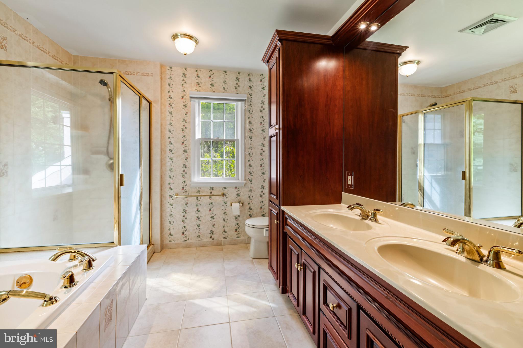 HUNTINGDON VALLEY - Residential