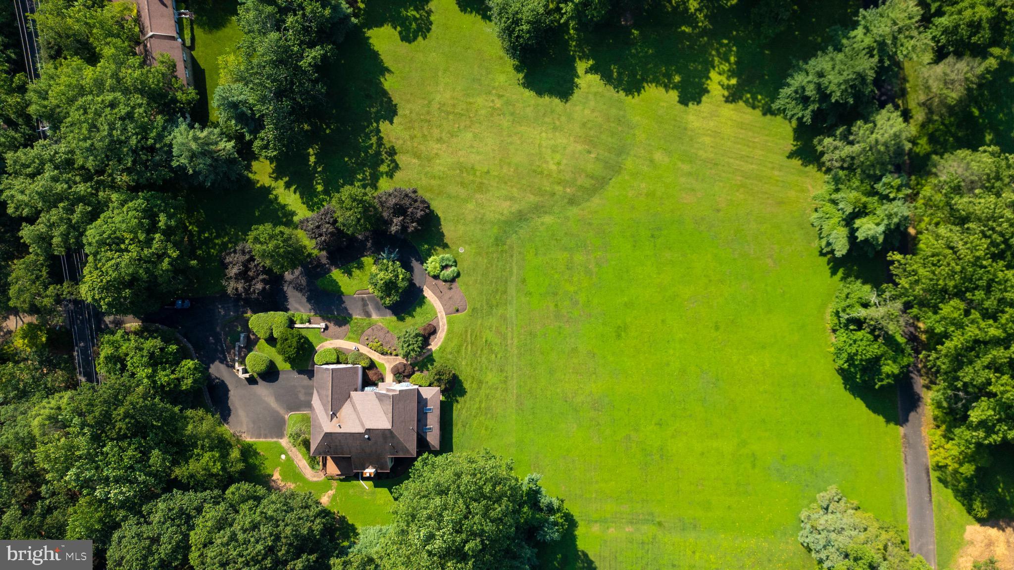 HUNTINGDON VALLEY - Residential