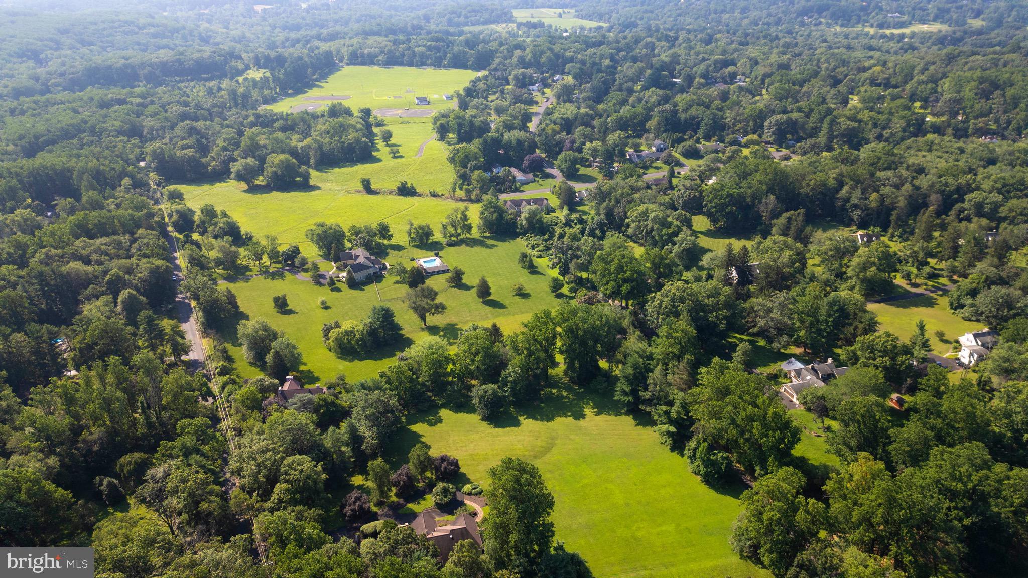 HUNTINGDON VALLEY - Residential