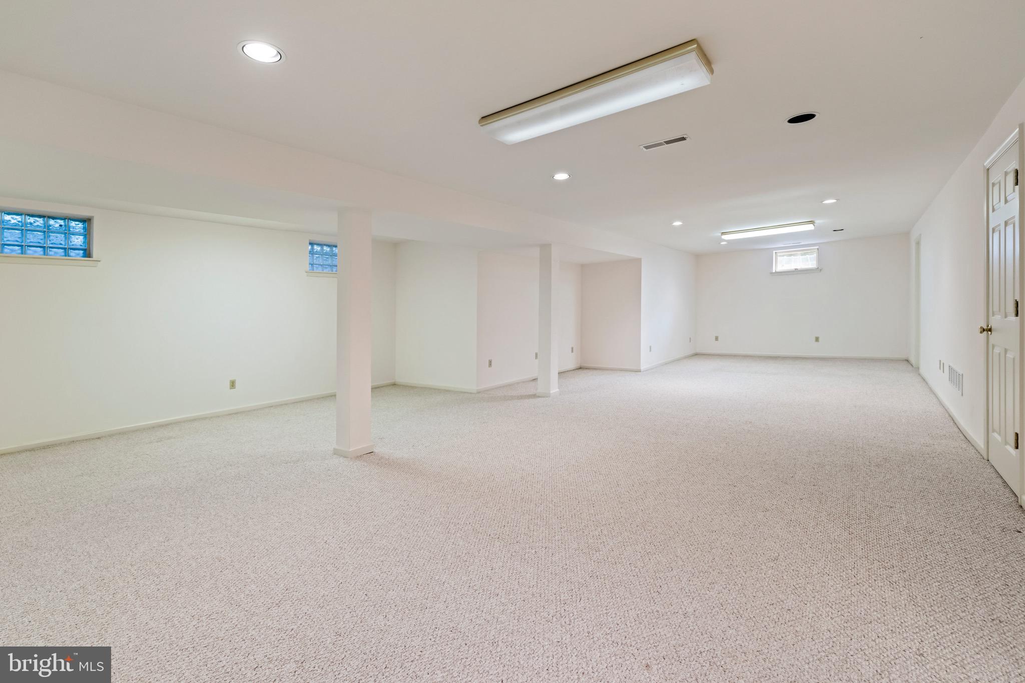 HUNTINGDON VALLEY - Residential