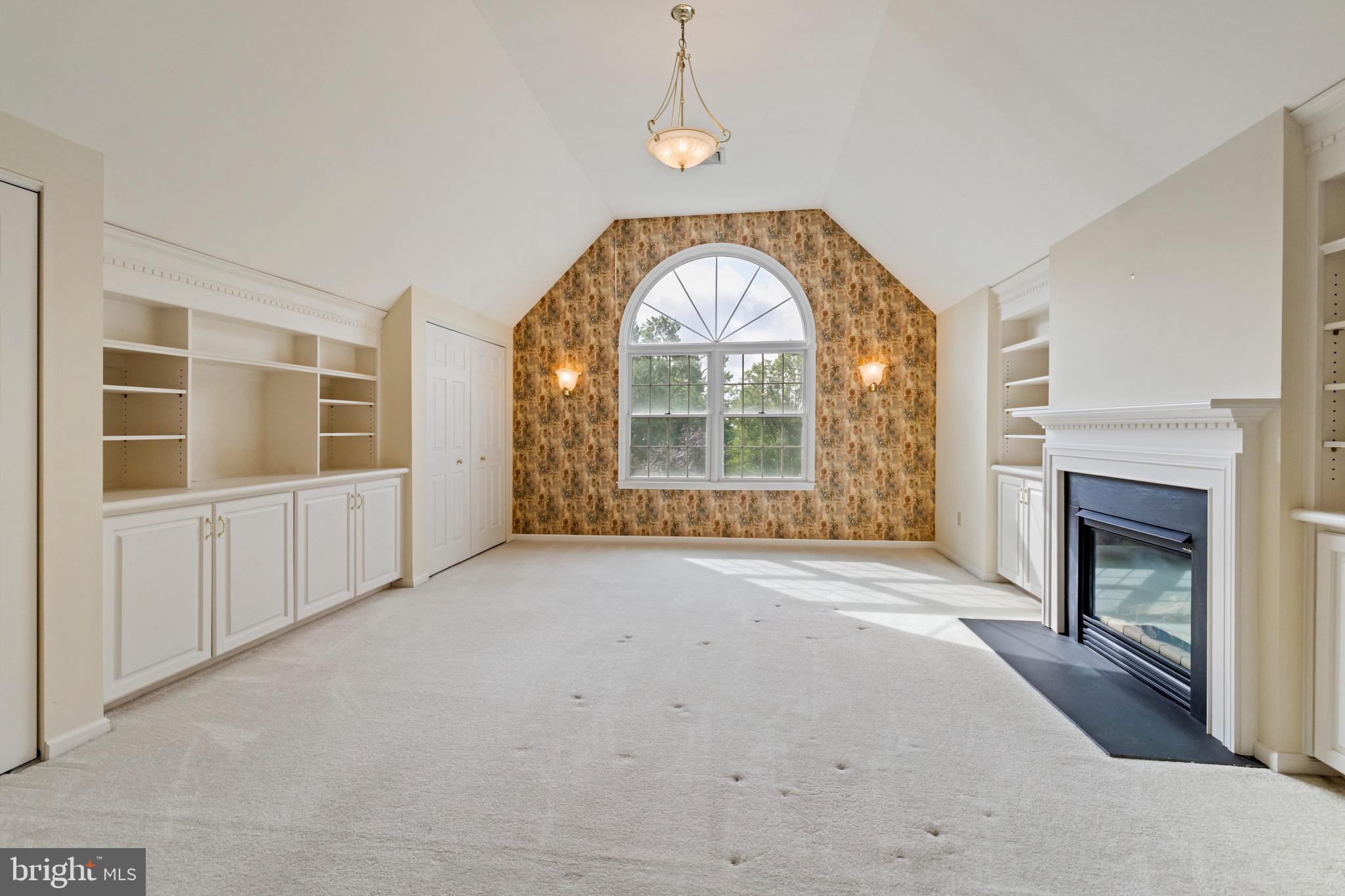 HUNTINGDON VALLEY - Residential