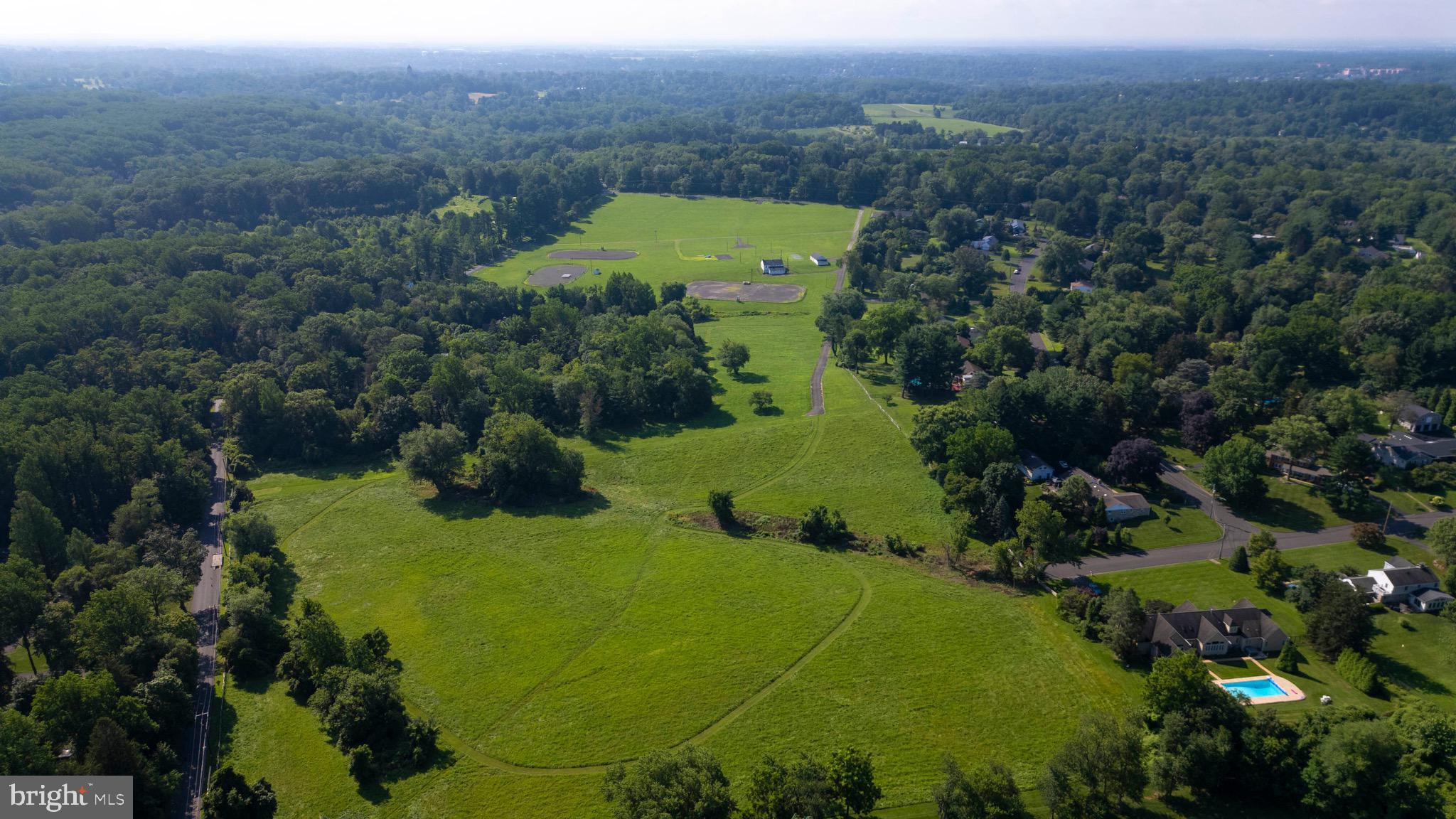 HUNTINGDON VALLEY - Residential