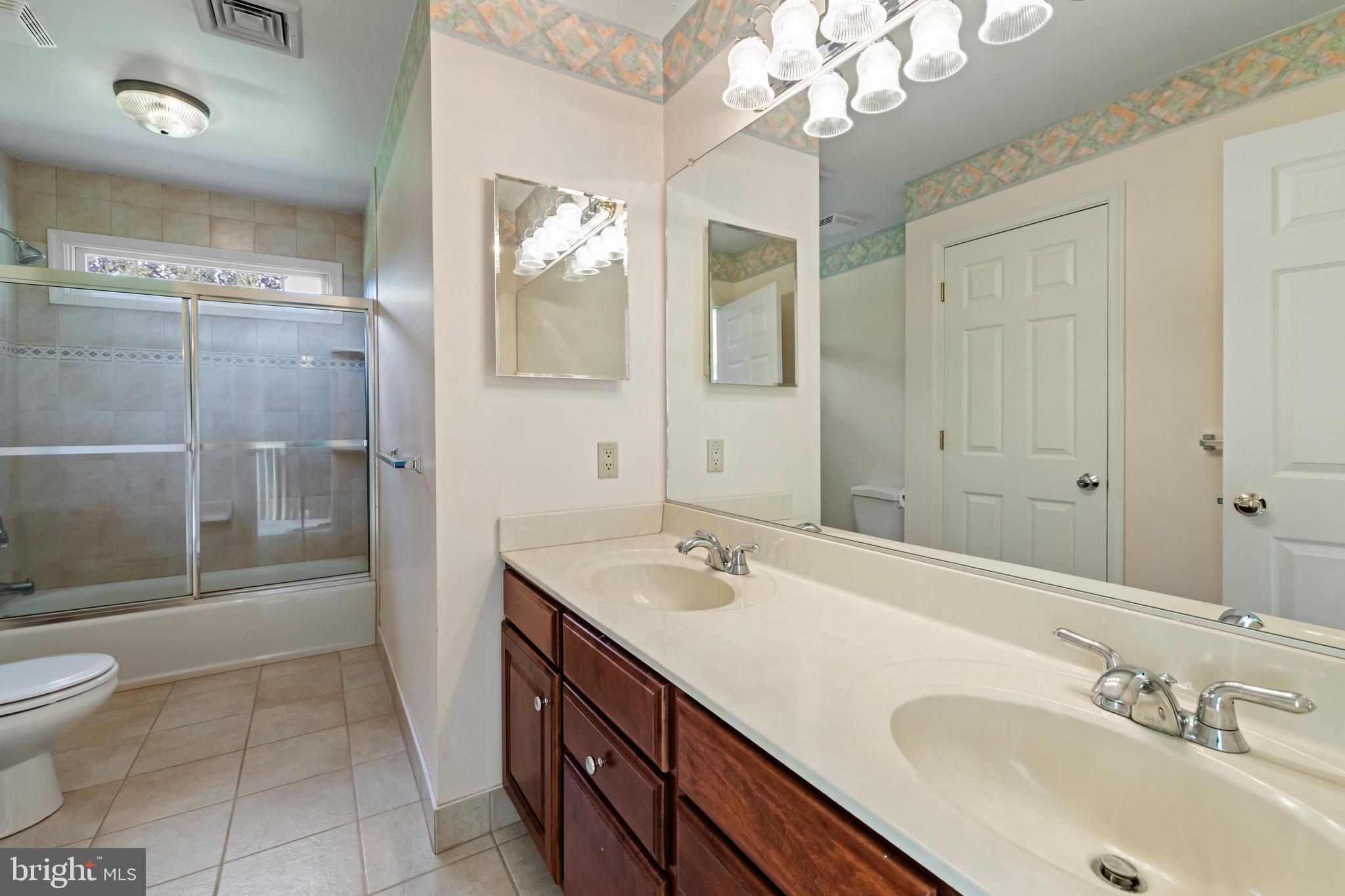 HUNTINGDON VALLEY - Residential