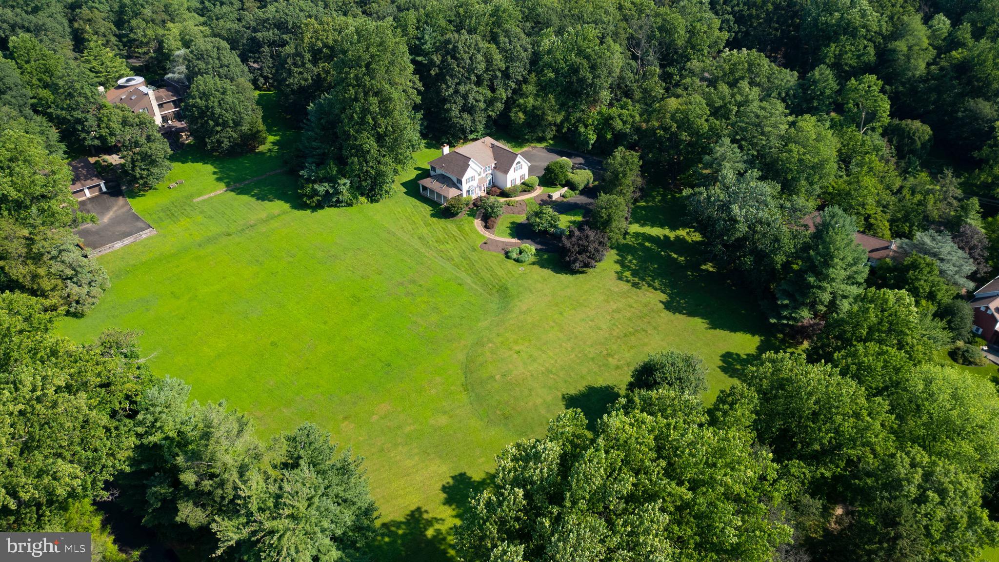 HUNTINGDON VALLEY - Residential