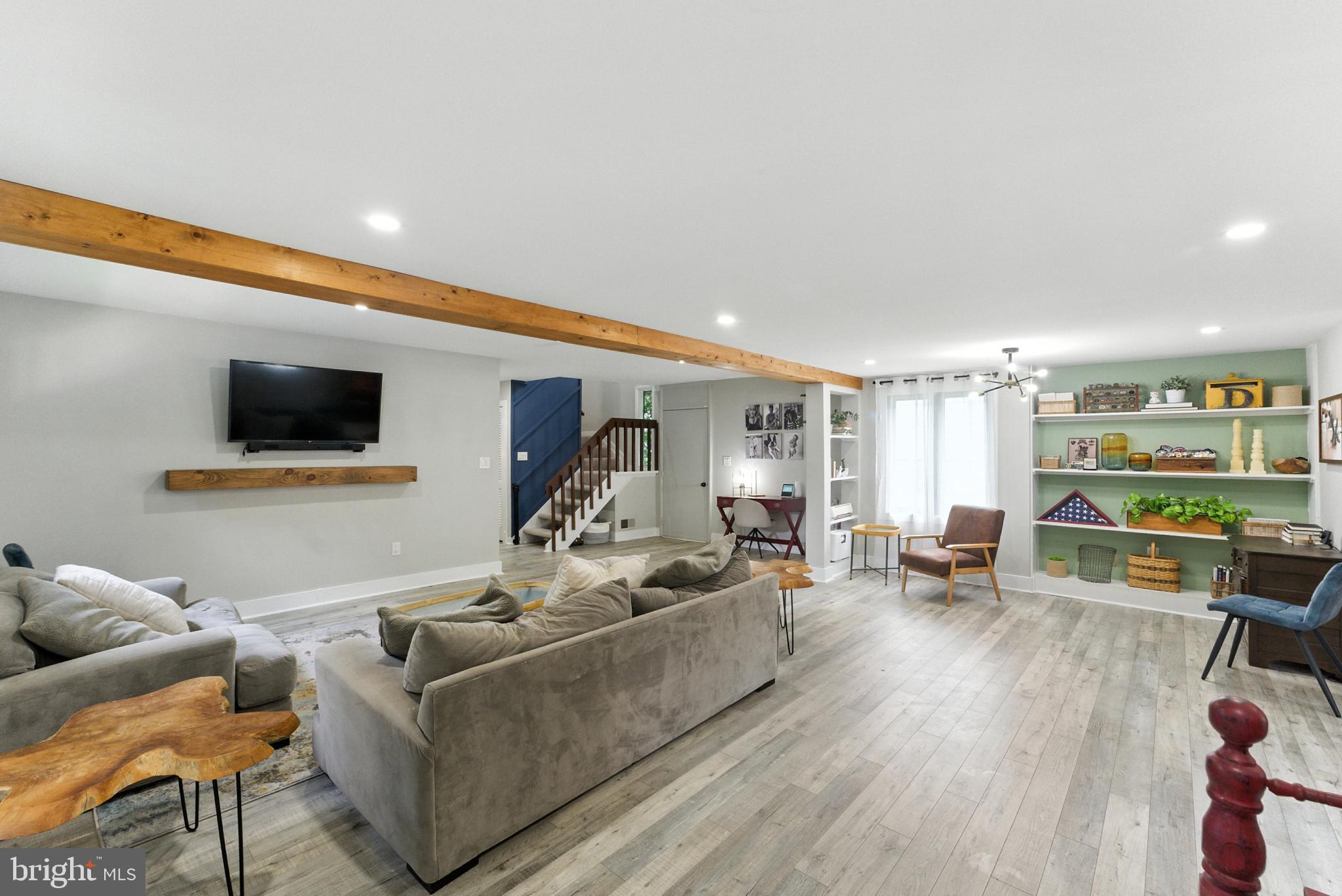 2498 PAXTON STREET