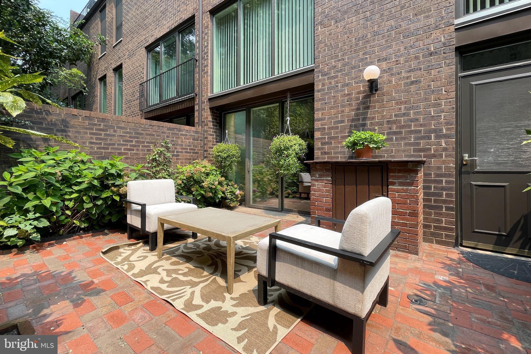 SOCIETY HILL - Residential