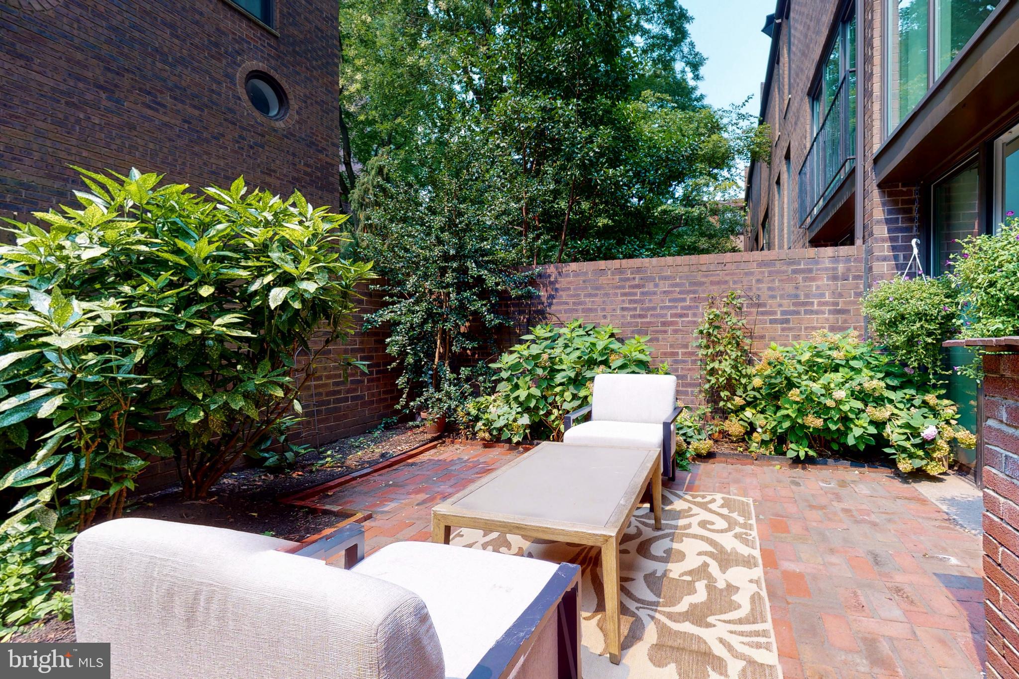 SOCIETY HILL - Residential