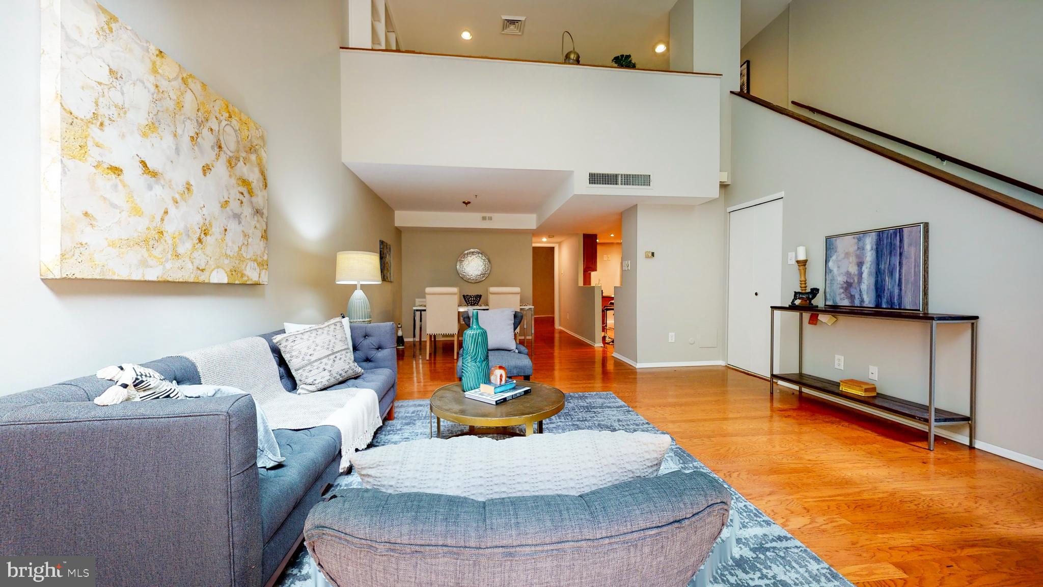 SOCIETY HILL - Residential