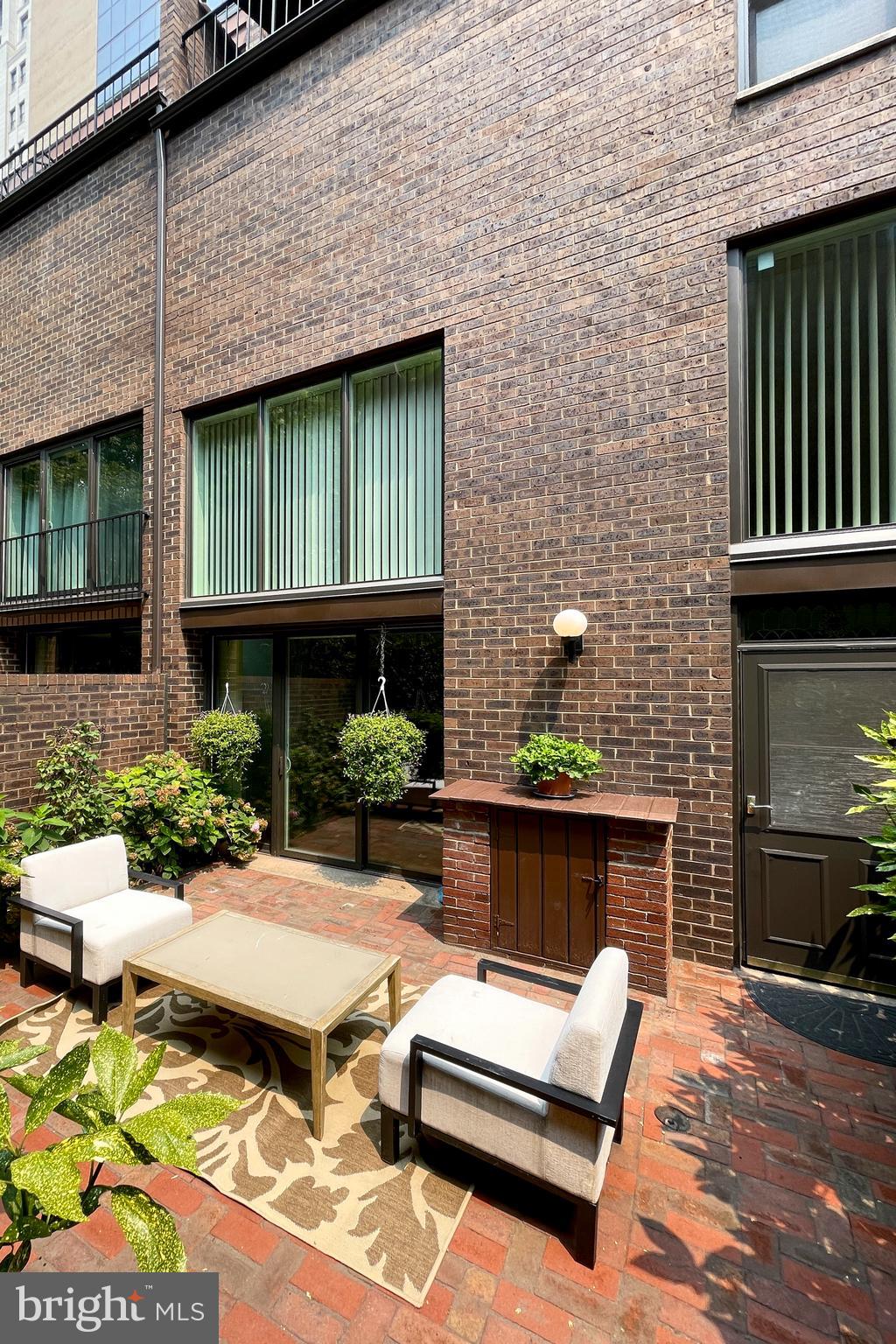 SOCIETY HILL - Residential