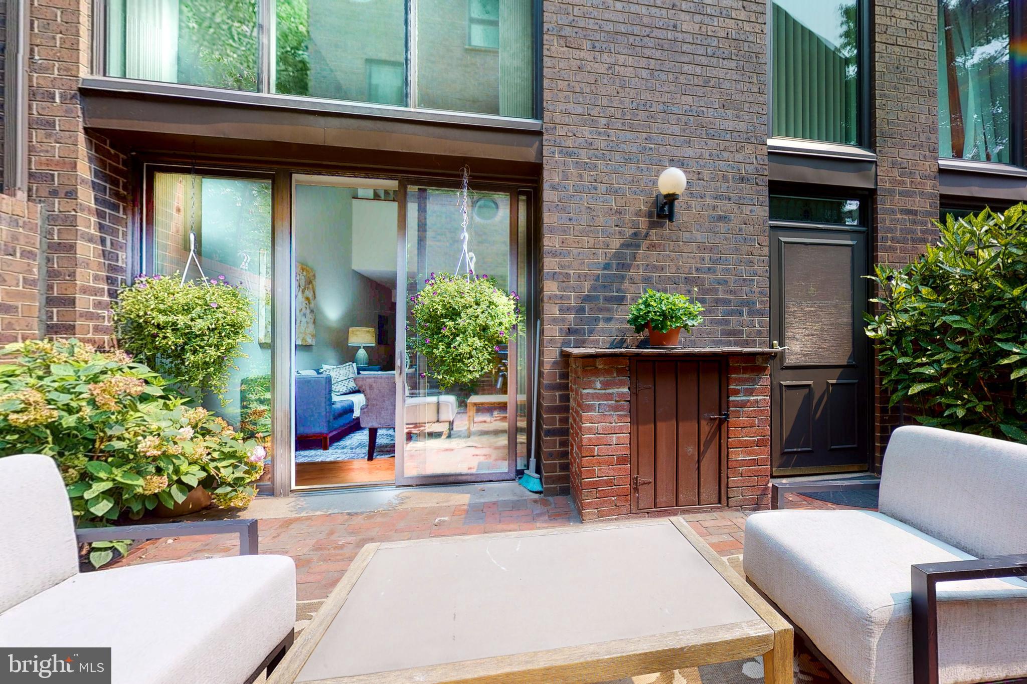 SOCIETY HILL - Residential