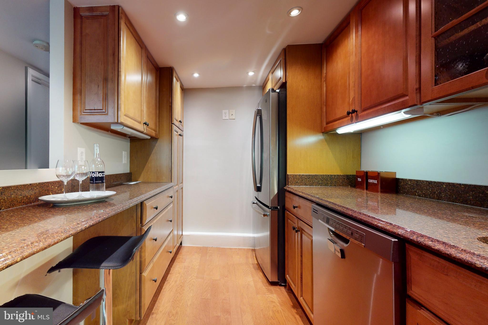 SOCIETY HILL - Residential