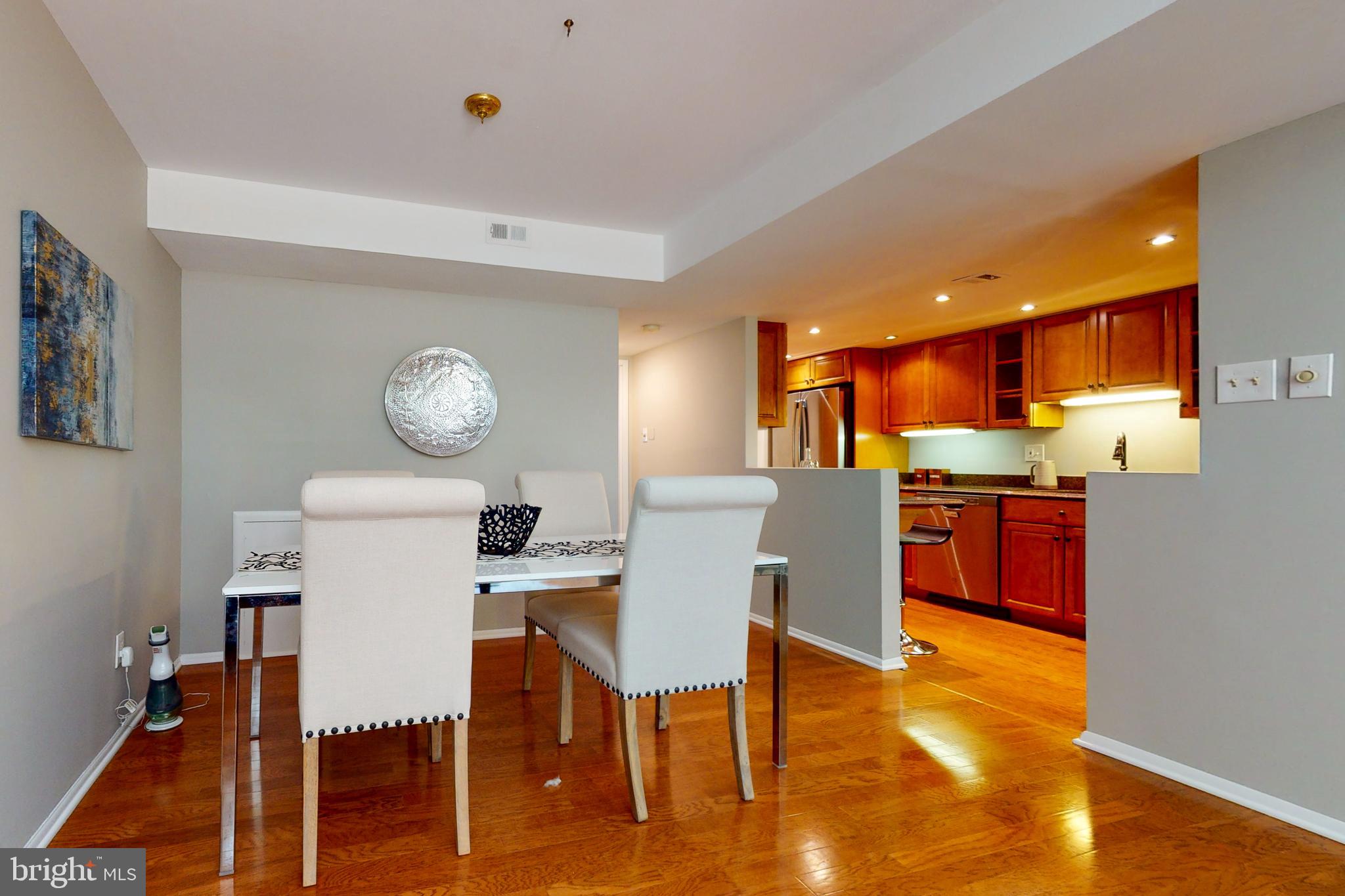 SOCIETY HILL - Residential