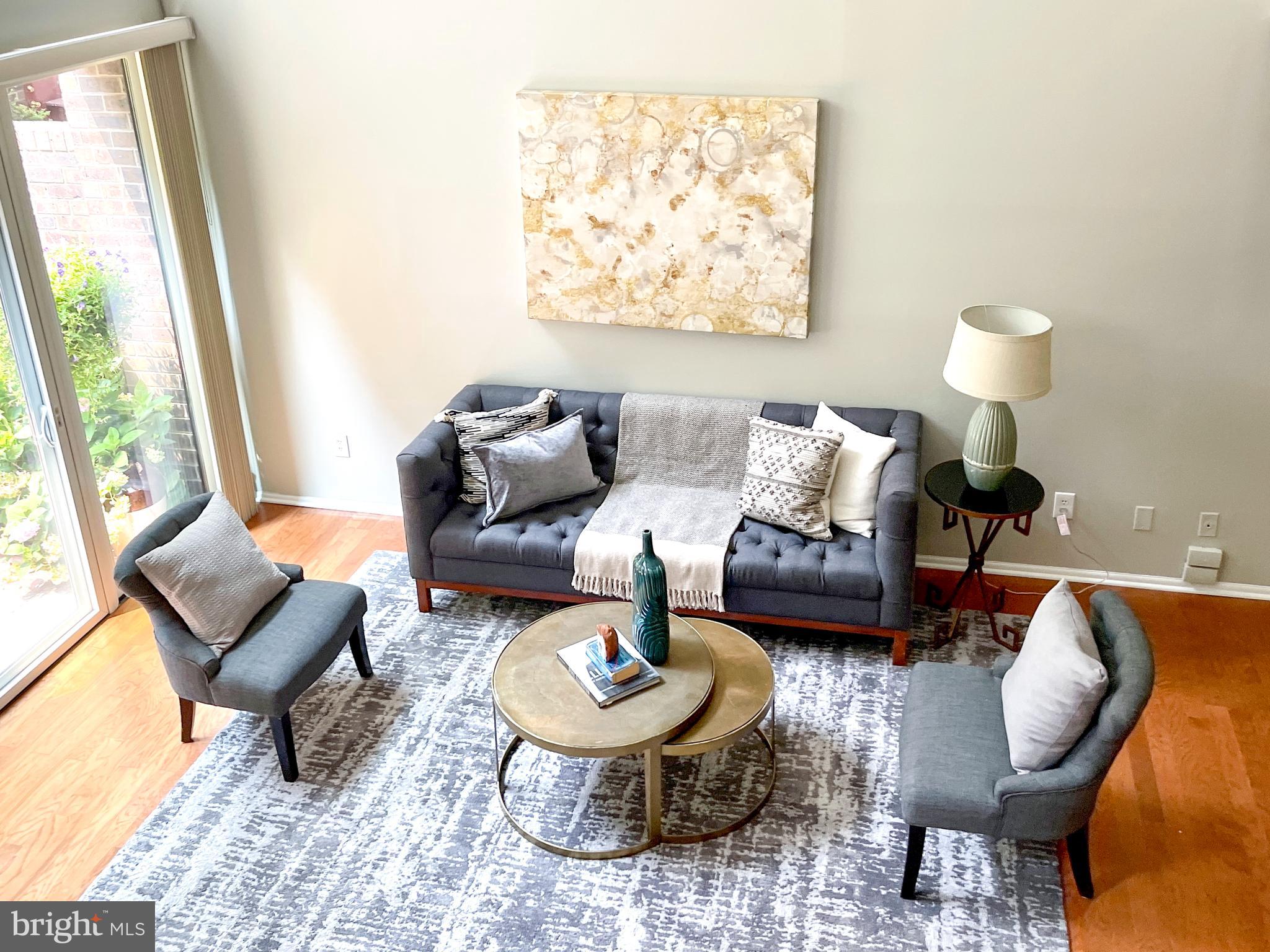 SOCIETY HILL - Residential