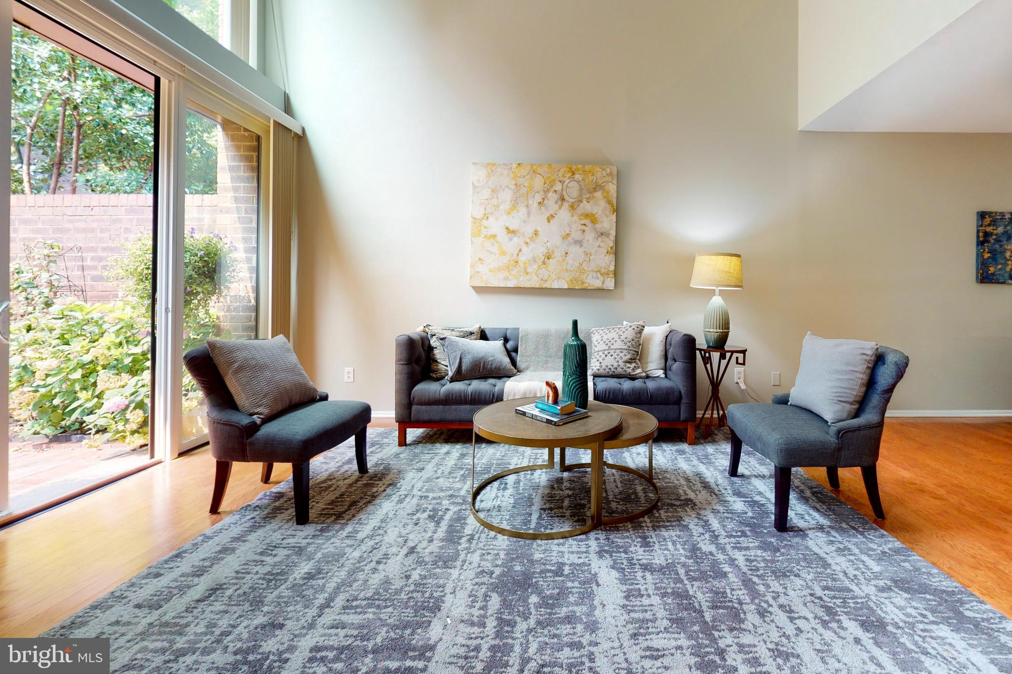 SOCIETY HILL - Residential