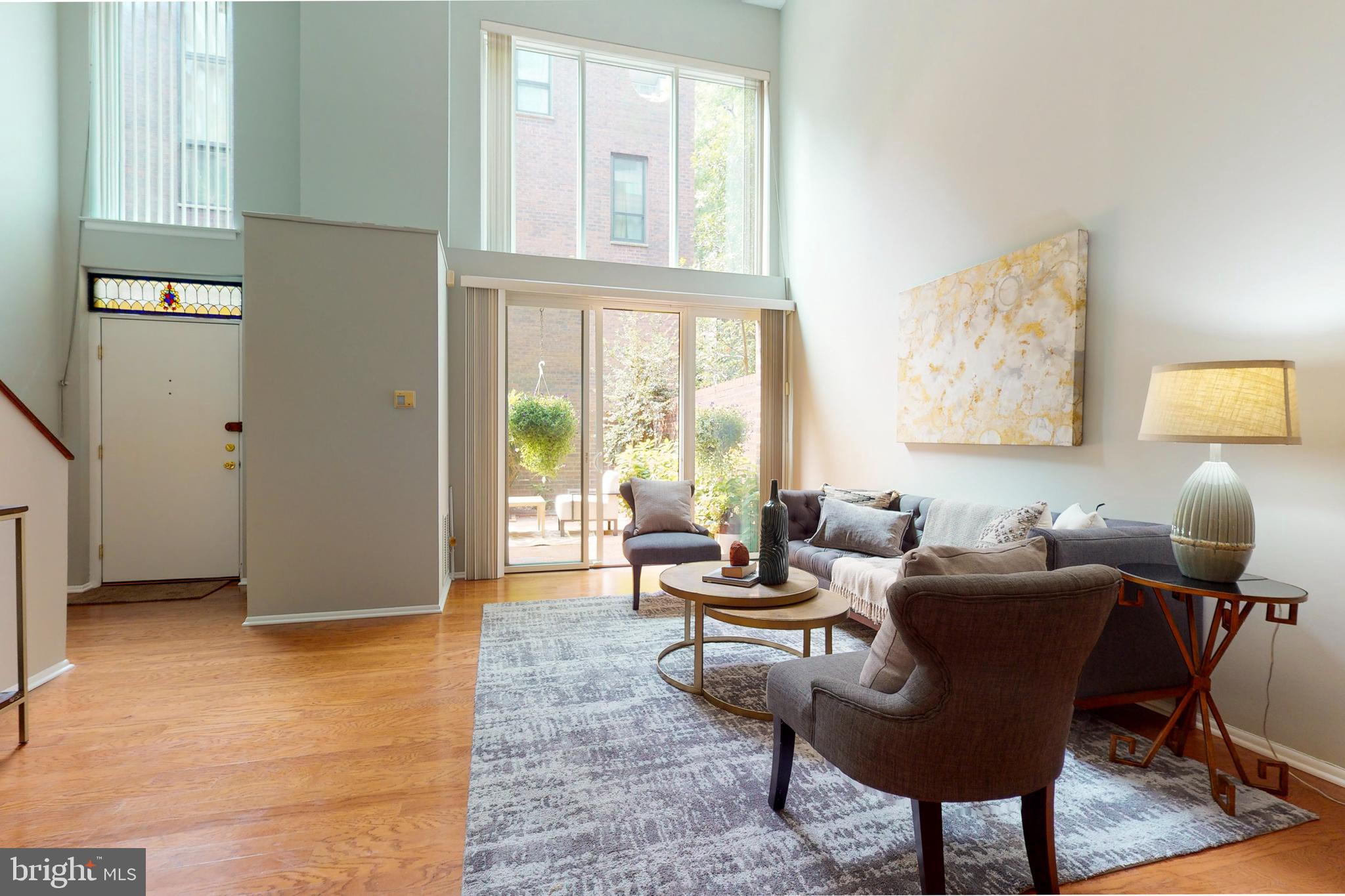 SOCIETY HILL - Residential