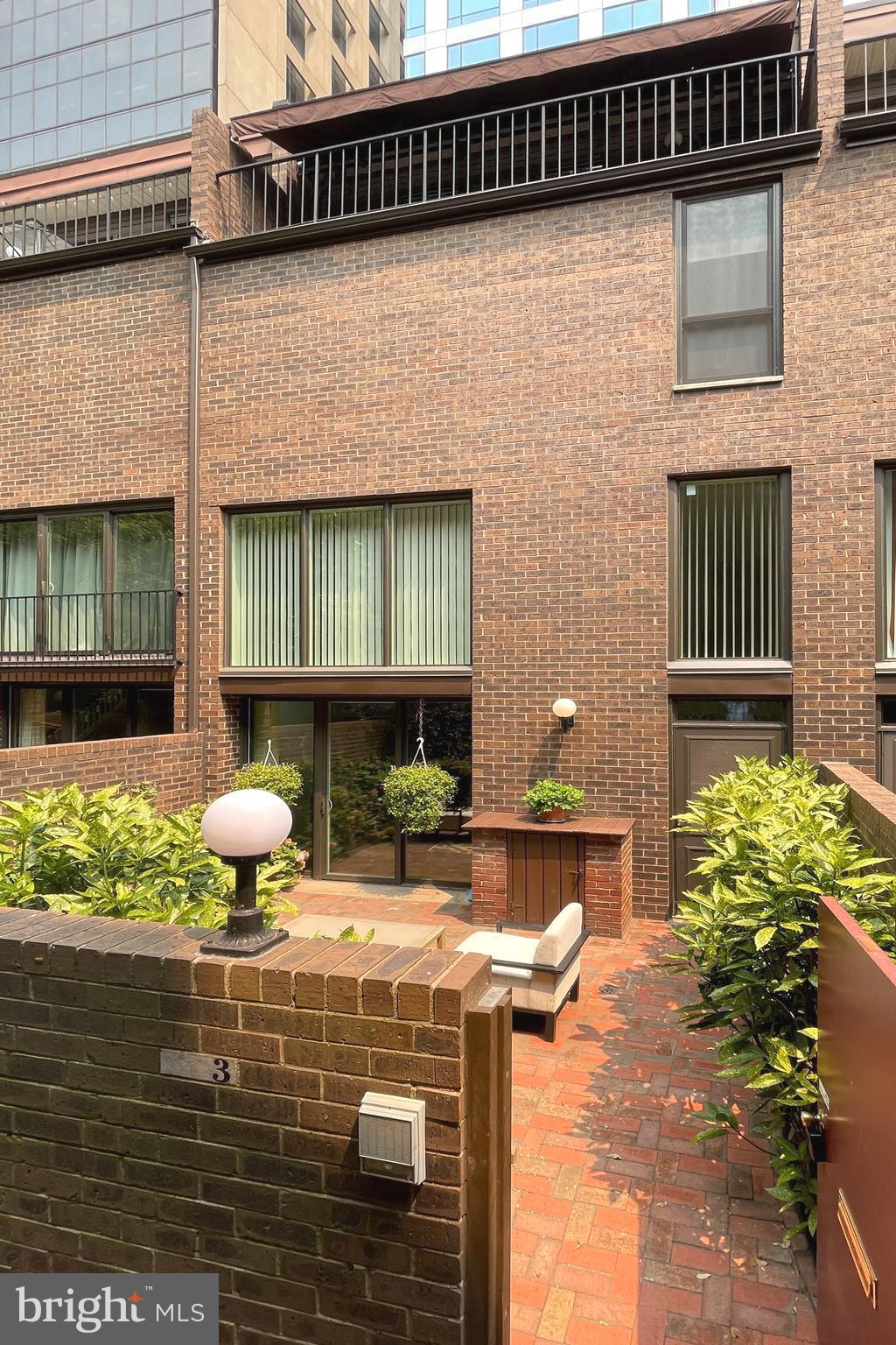 SOCIETY HILL - Residential